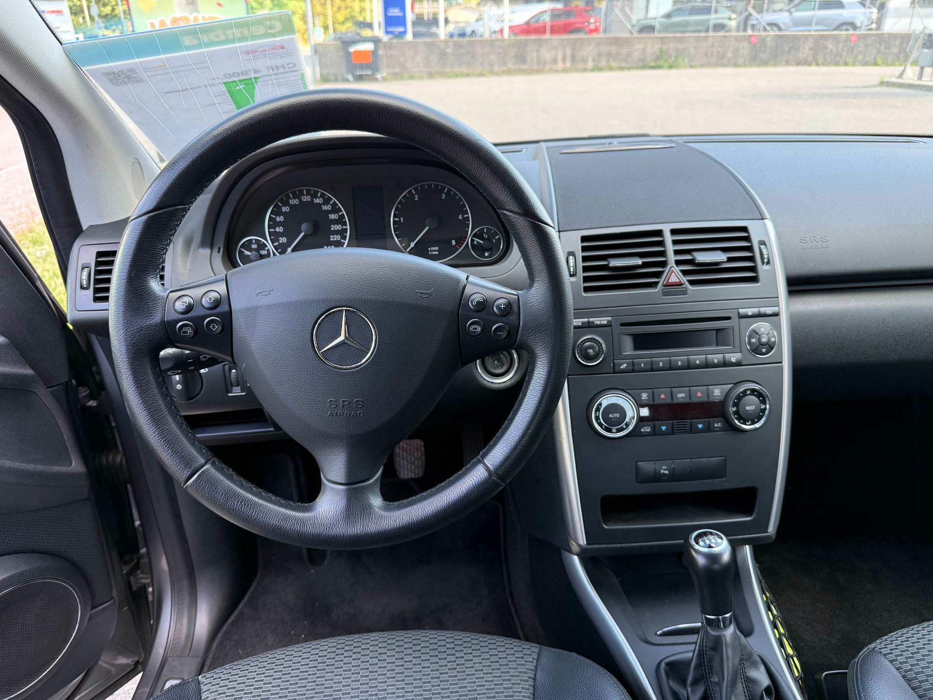 MERCEDES-BENZ A 180 CDI Avantgarde-image-8
