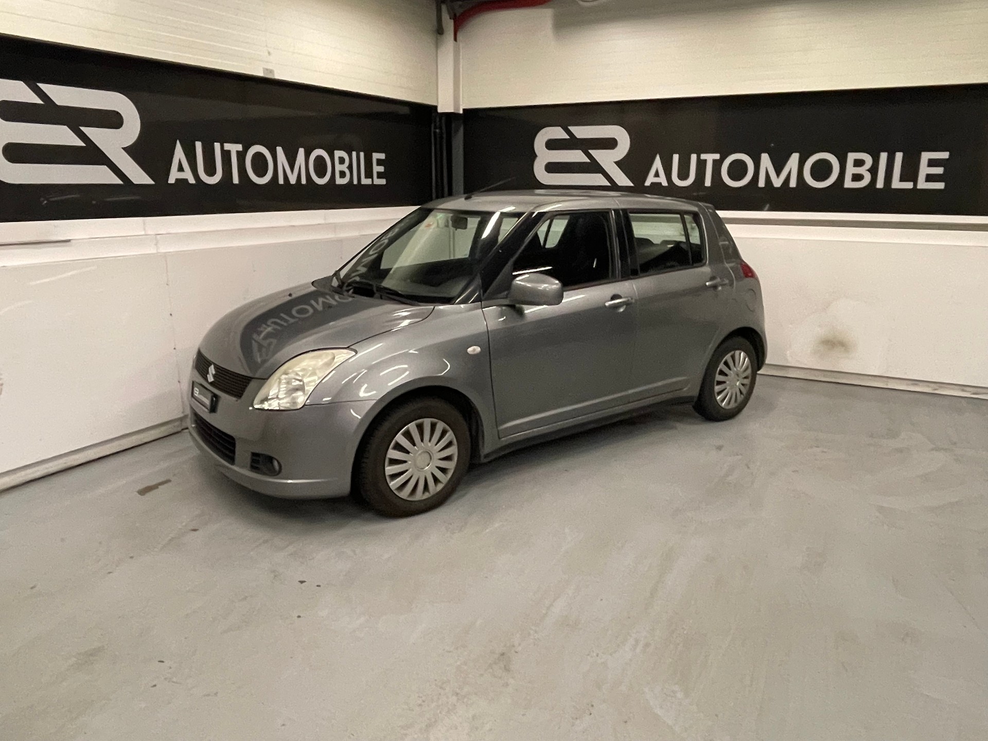 SUZUKI Swift 1.3i 16V GL-image-0