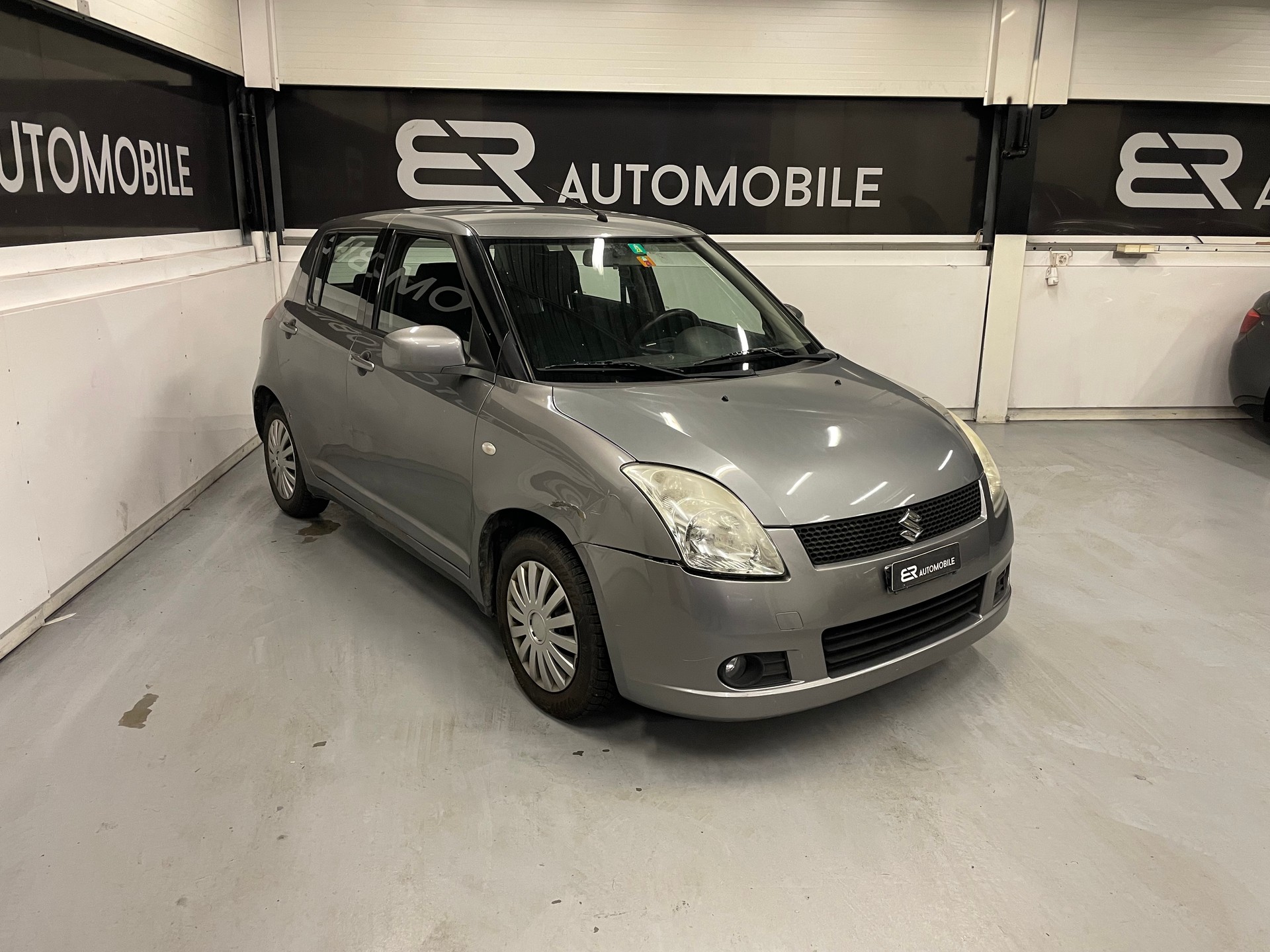 SUZUKI Swift 1.3i 16V GL-image-1