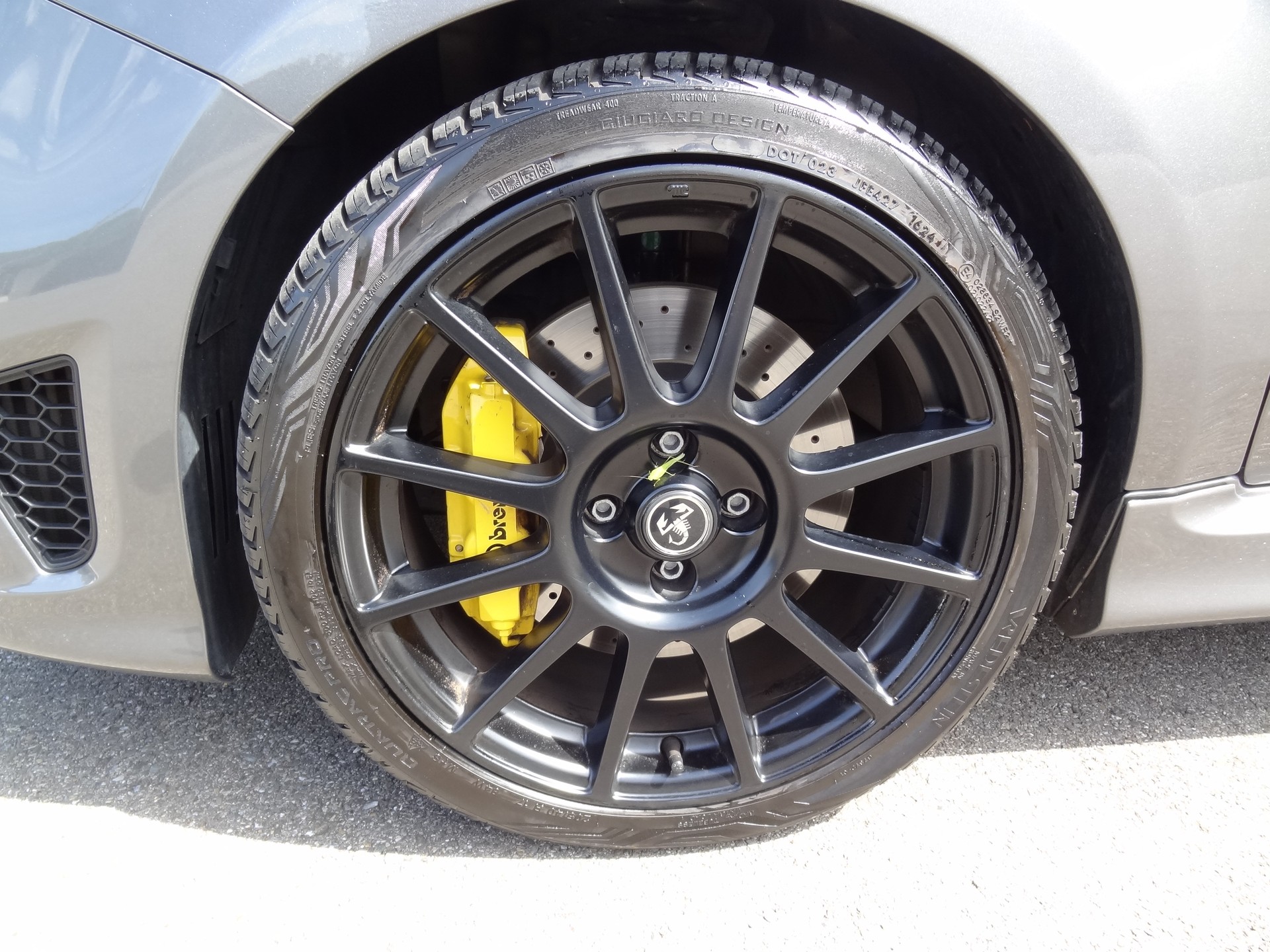 FIAT 695 1.4 16V Turbo Abarth 695 Competizione Dualogic-image-2