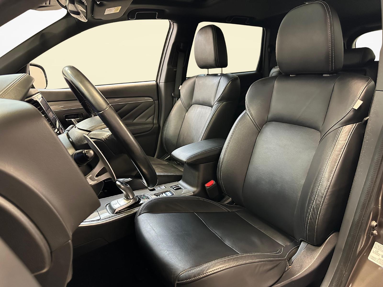 MITSUBISHI Outlander 2.4 PHEV Diamond-image-4