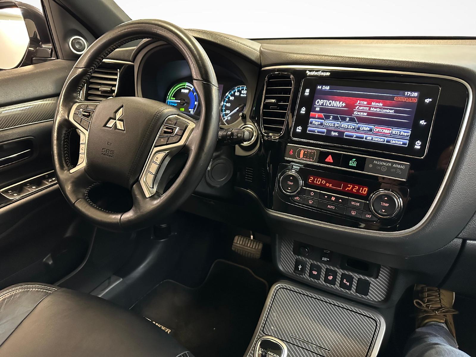 MITSUBISHI Outlander 2.4 PHEV Diamond-image-5