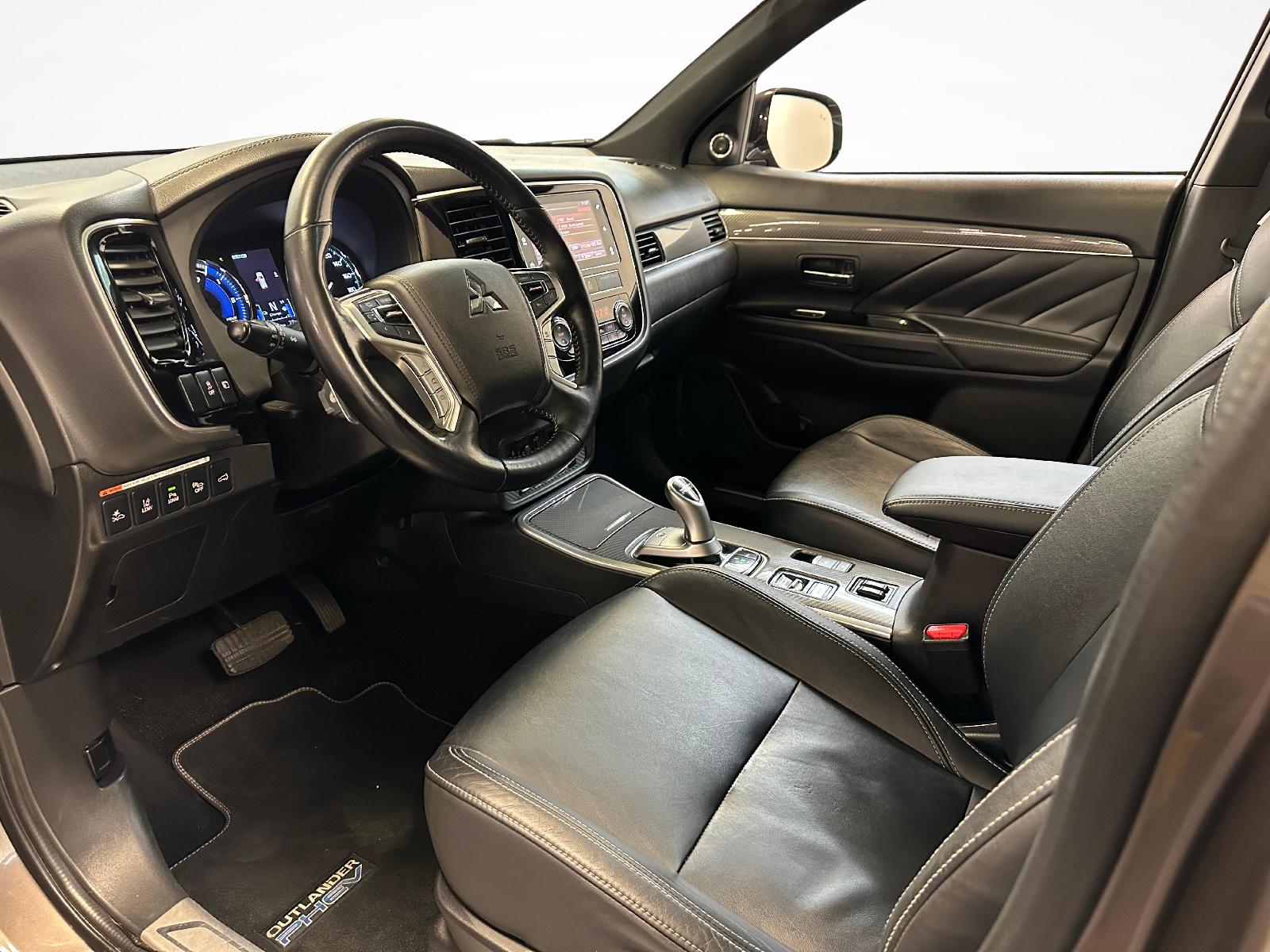 MITSUBISHI Outlander 2.4 PHEV Diamond-image-3