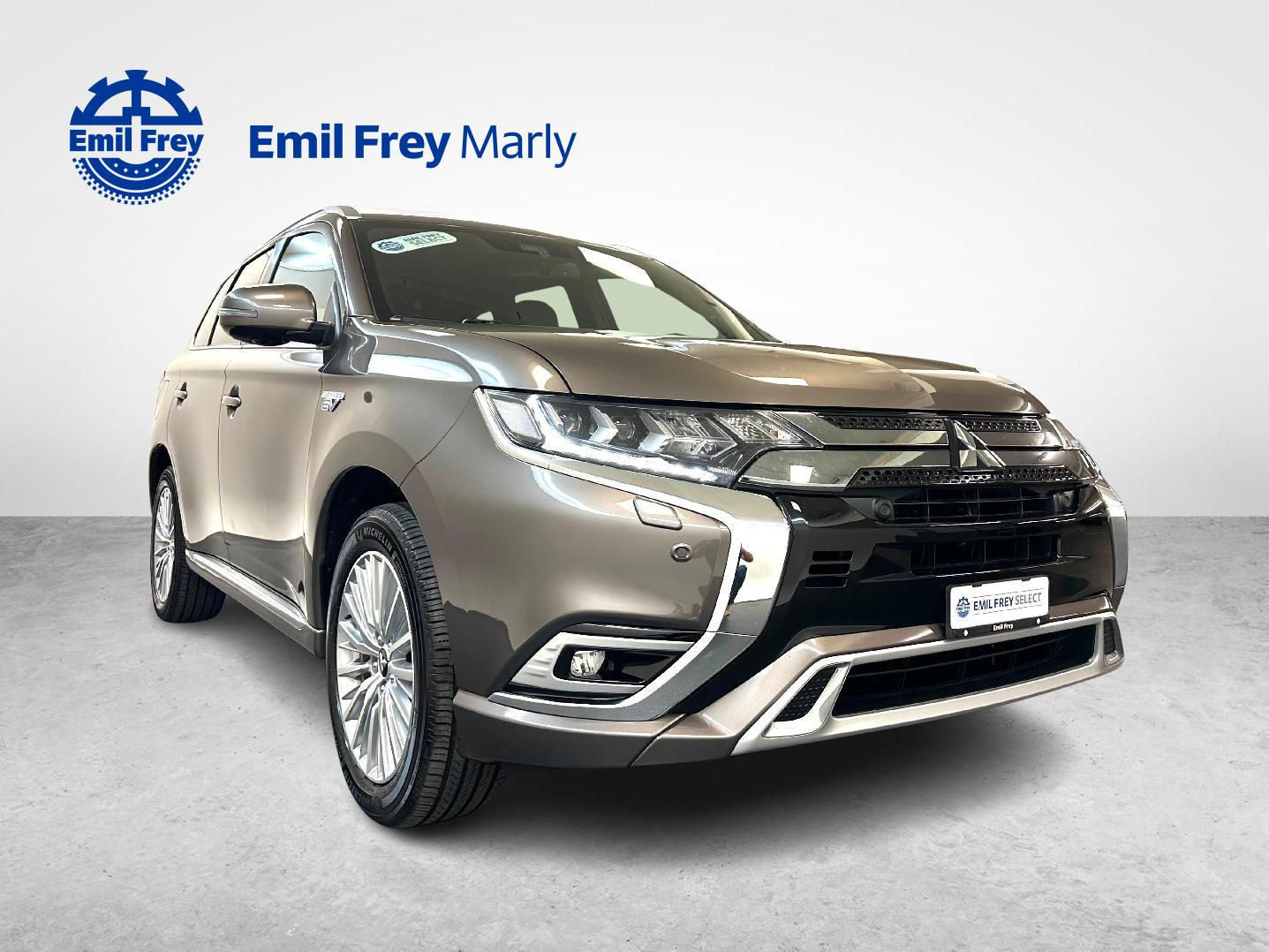 MITSUBISHI Outlander 2.4 PHEV Diamond-showroom-element-1