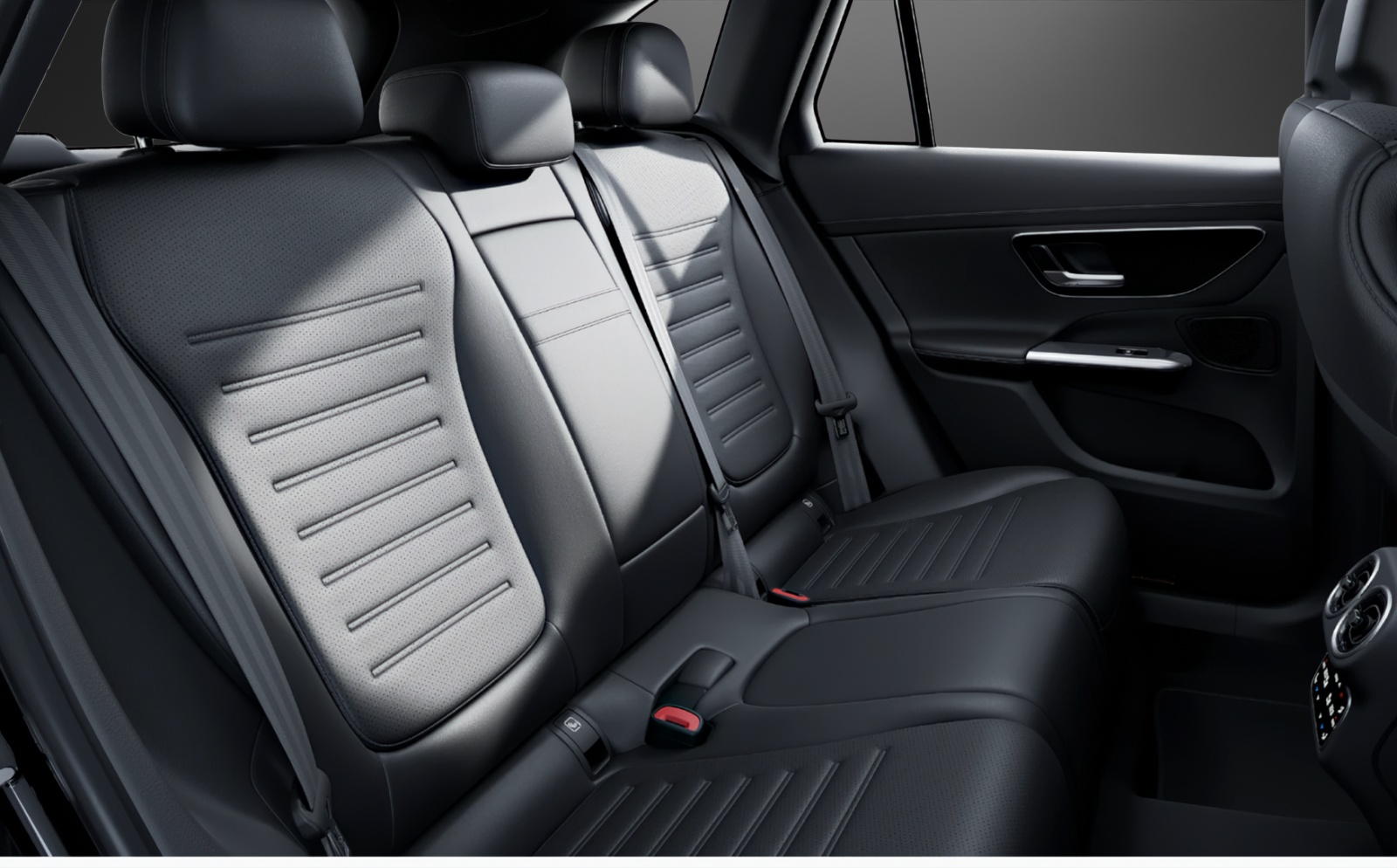MERCEDES-BENZ GLC 300-image-9