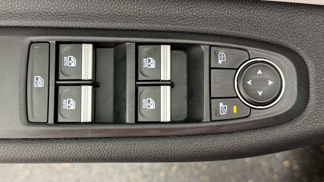 RENAULT R4 E-Tech Comfort Range 52 kWh Evolution-image-8