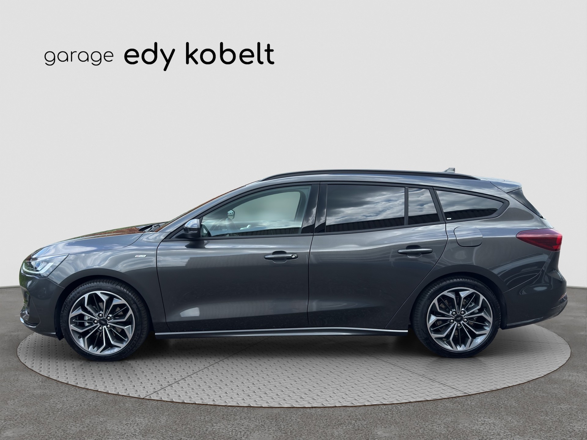 FORD Focus 1.0 MHEV ST-Line X Automat-image-1