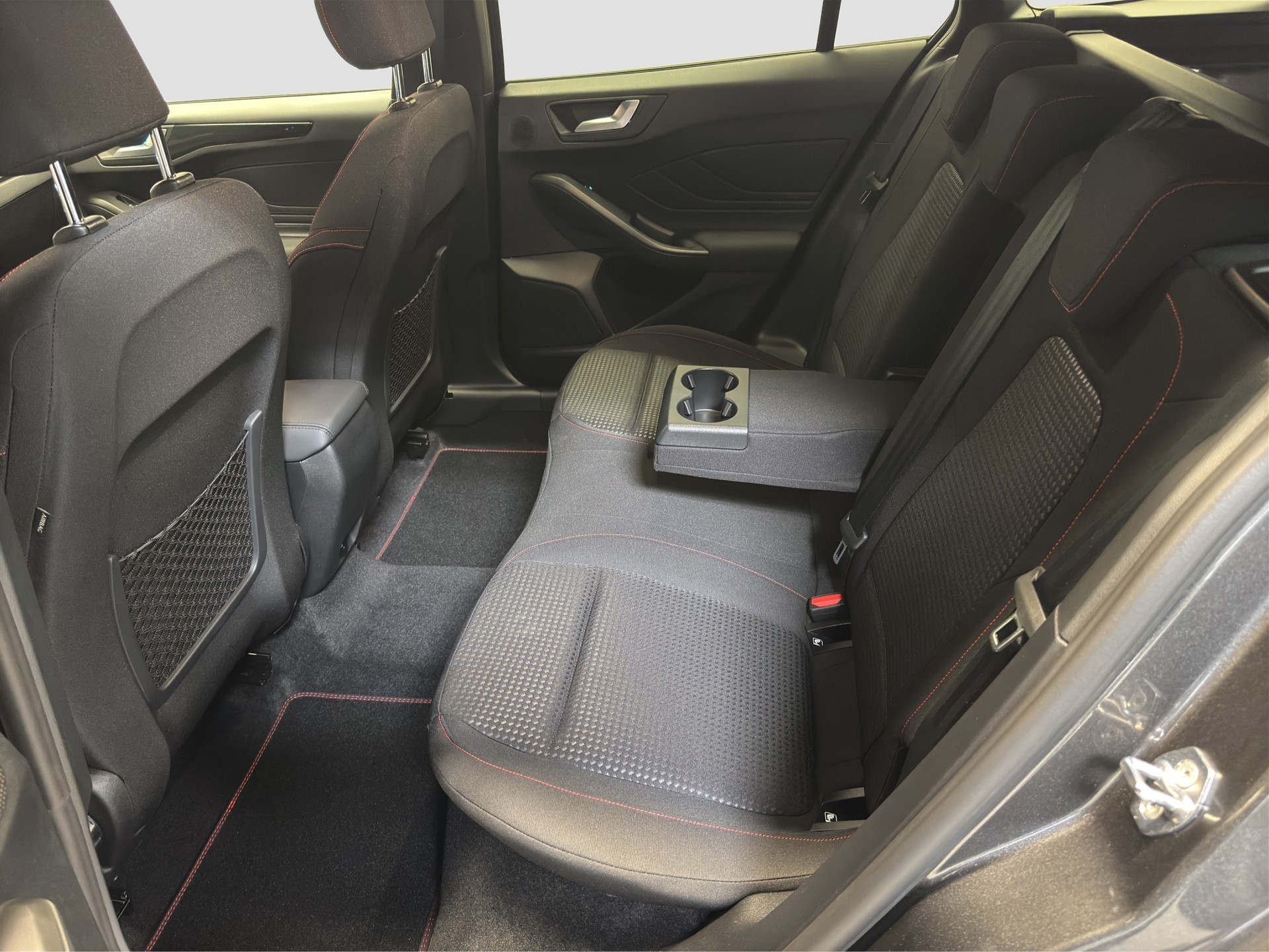FORD Focus 1.0 MHEV ST-Line X Automat-image-14