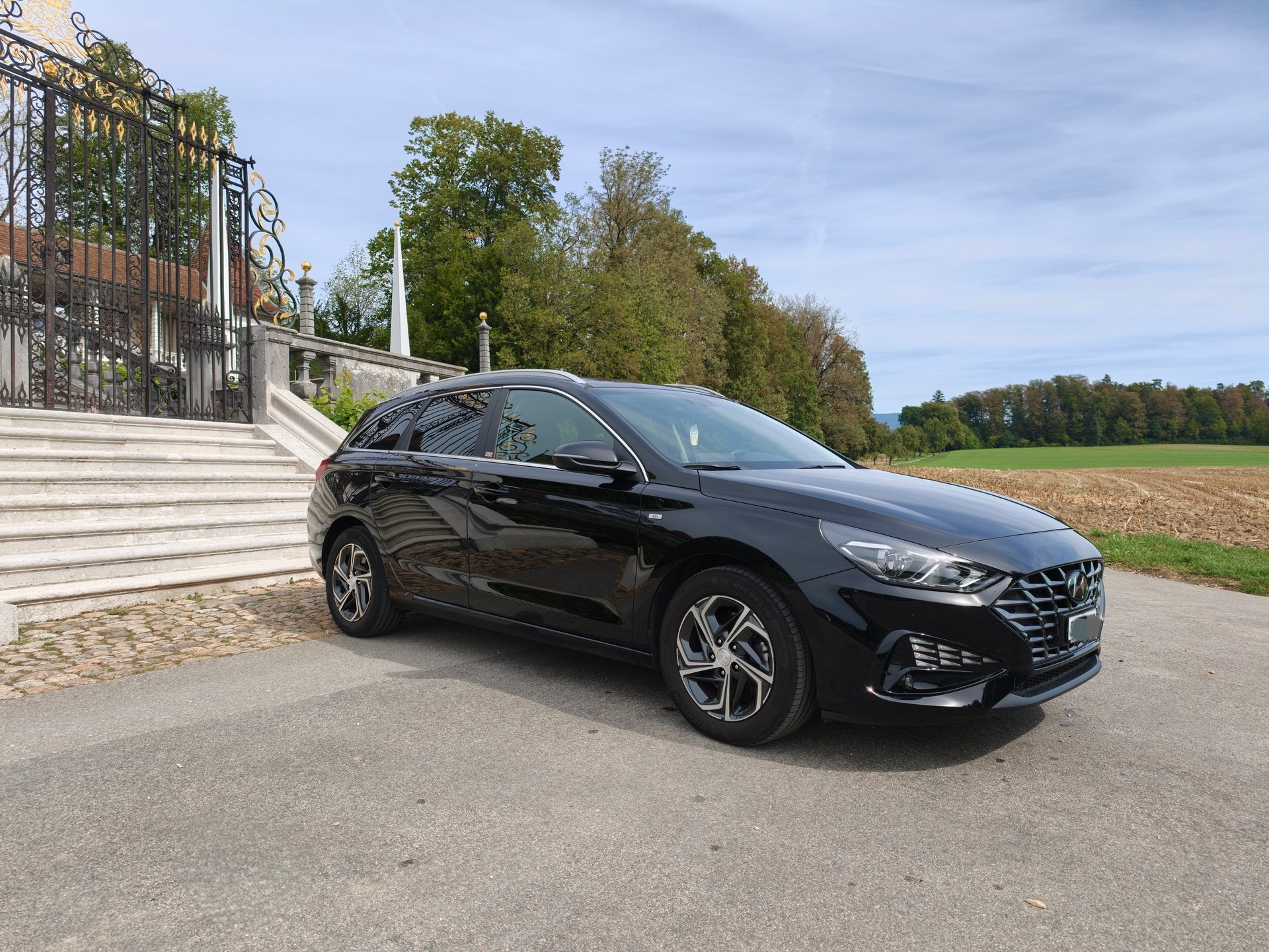 HYUNDAI 1.5 T-GDi Amplia-image-2