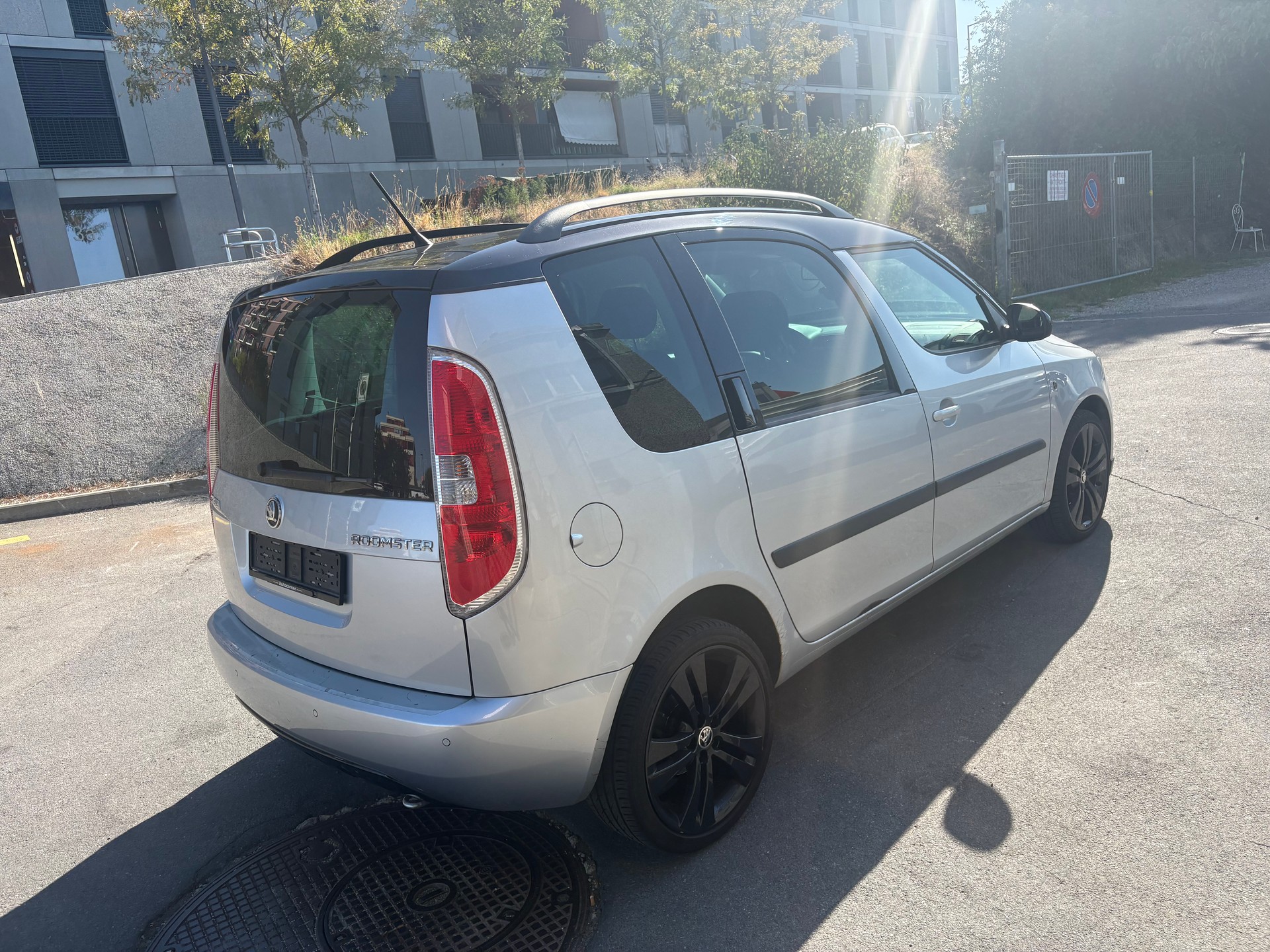 SKODA Roomster 1.2 TSI Noire-image-6