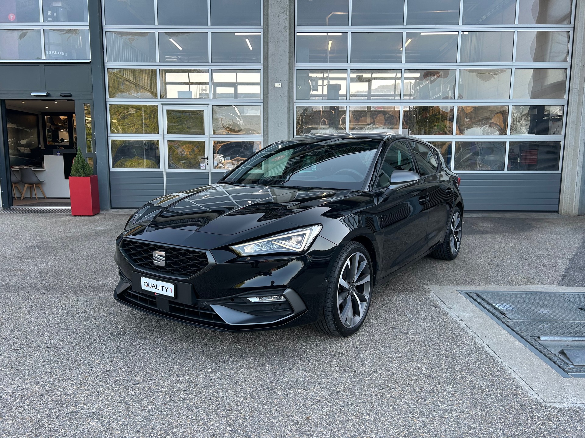 SEAT Leon 1.5 eTSI mHEV DSG FR Garantie bis 04.2019-image-1