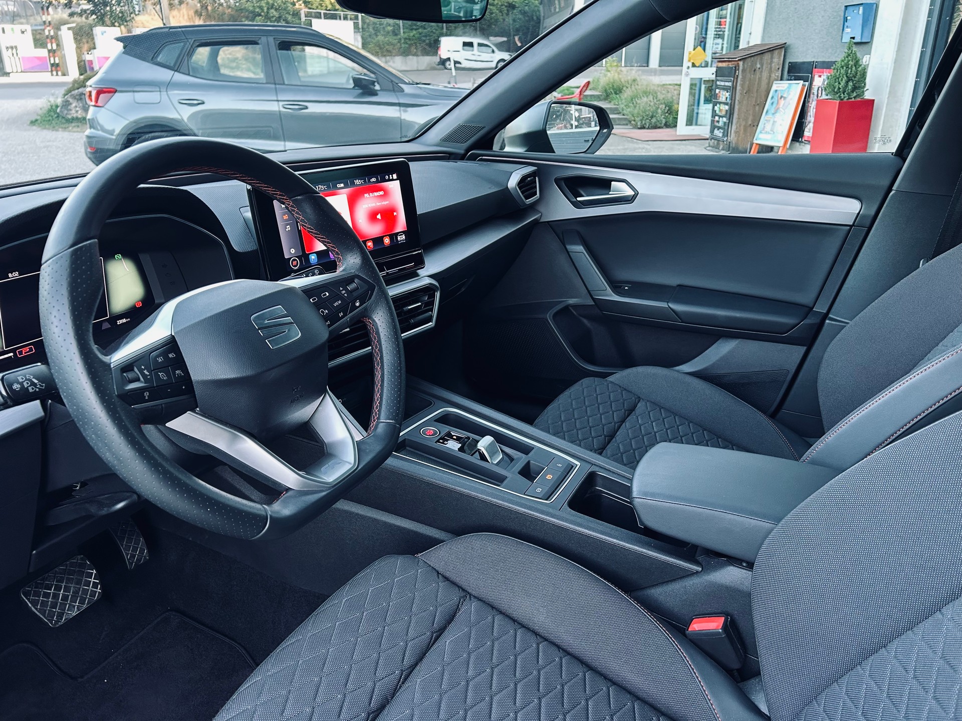 SEAT Leon 1.5 eTSI mHEV DSG FR Garantie bis 04.2019-image-11