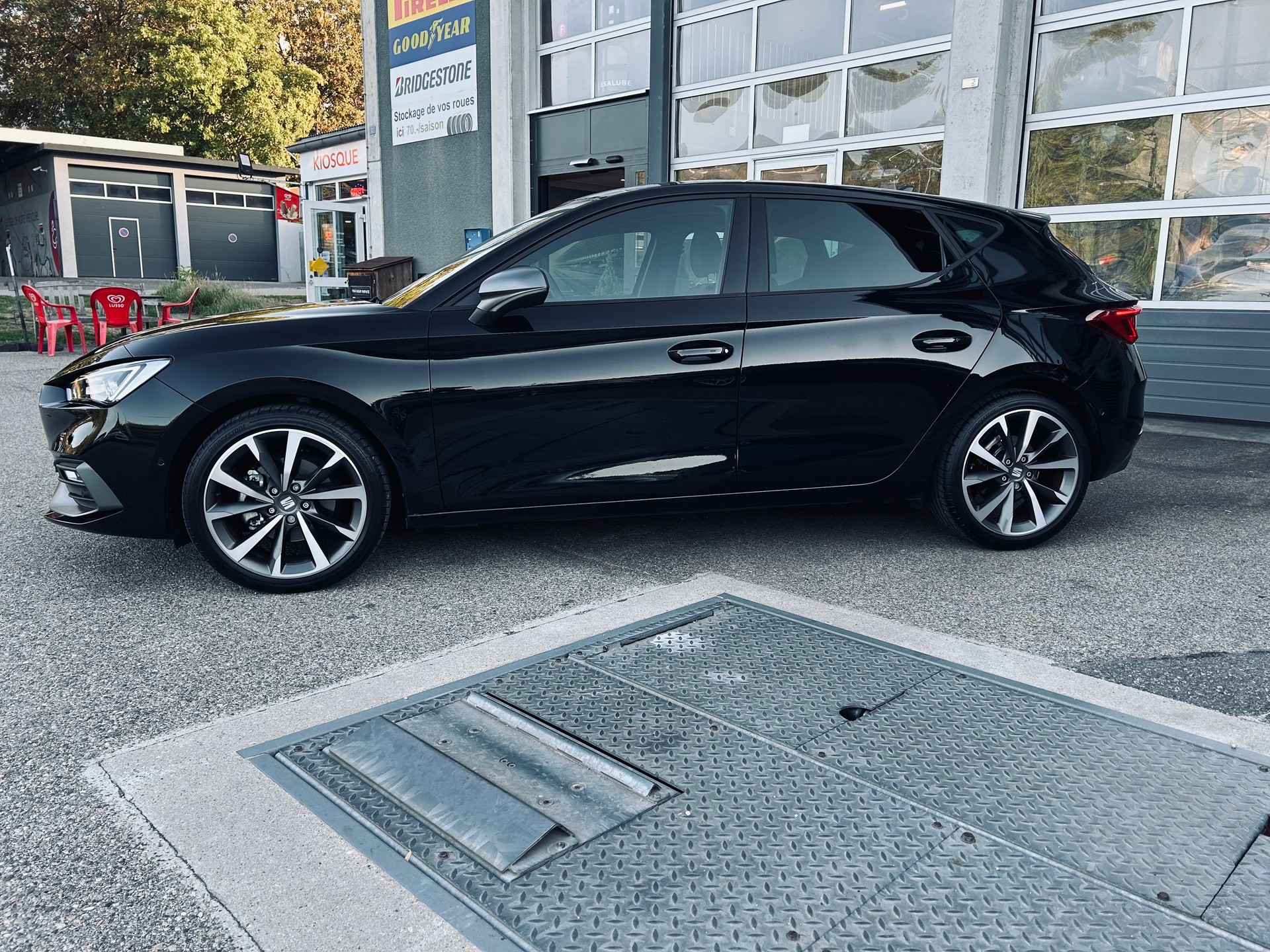 SEAT Leon 1.5 eTSI mHEV DSG FR Garantie bis 04.2019-image-2