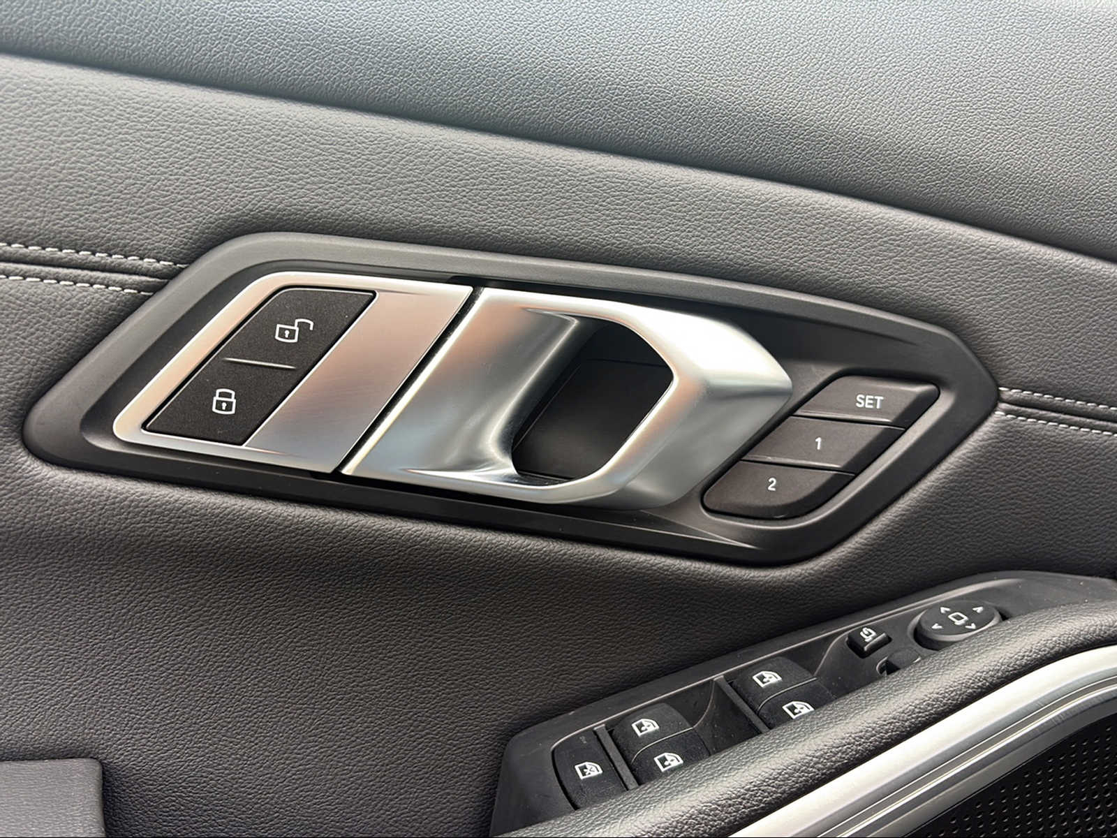 BMW 320d xDrive 48V Touring M Sport Steptronic-image-9