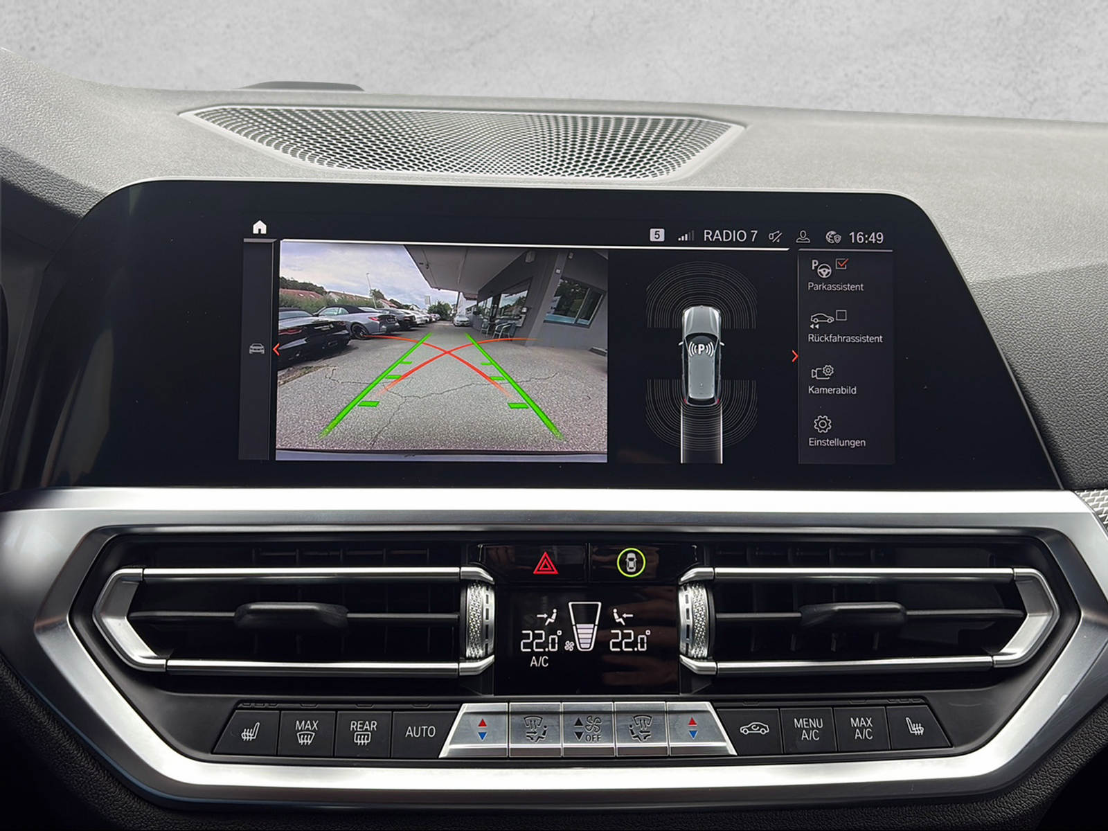 BMW 320d xDrive 48V Touring M Sport Steptronic-image-8