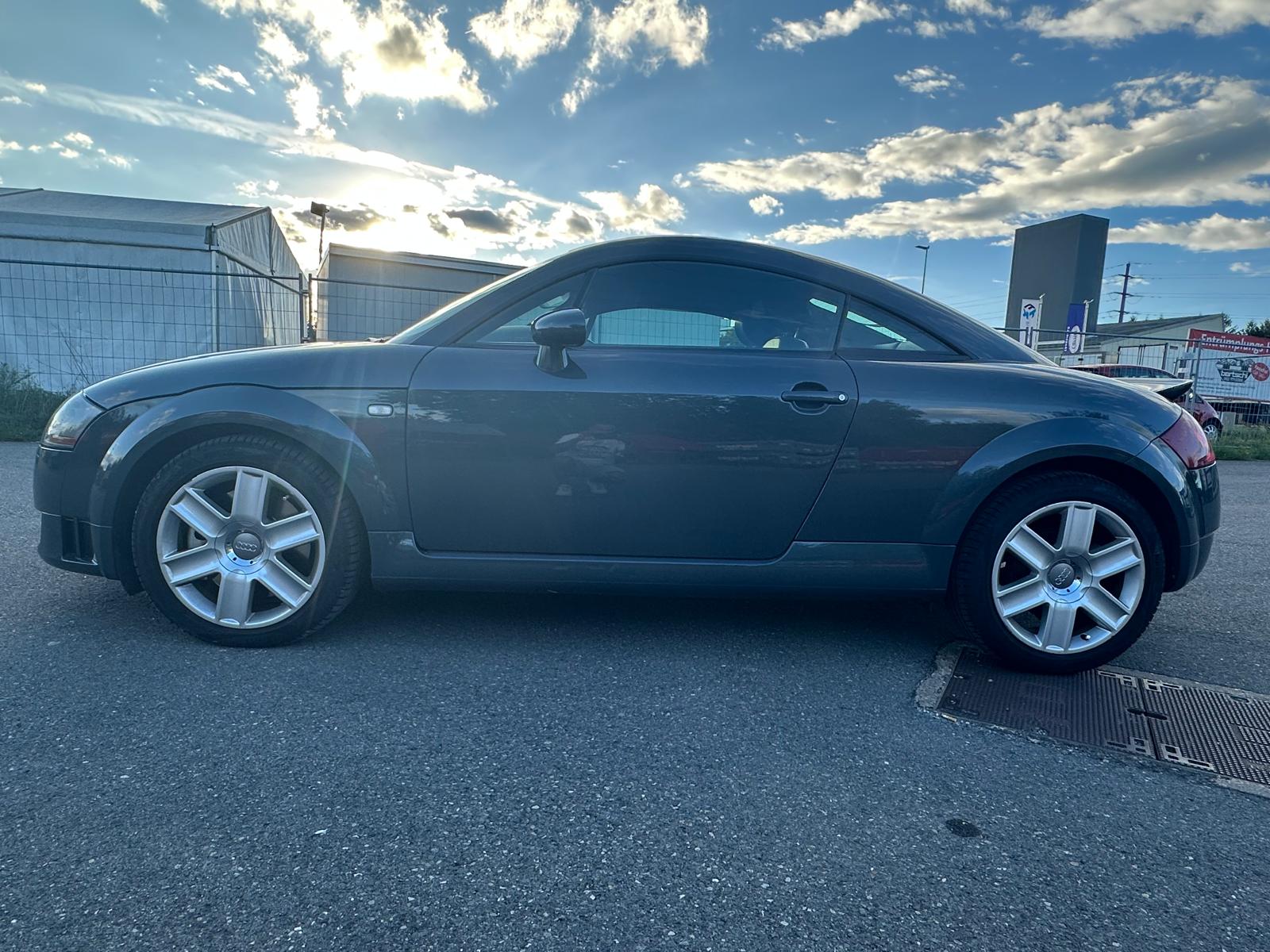 AUDI TT Coupé 3.2 quattro-image-4