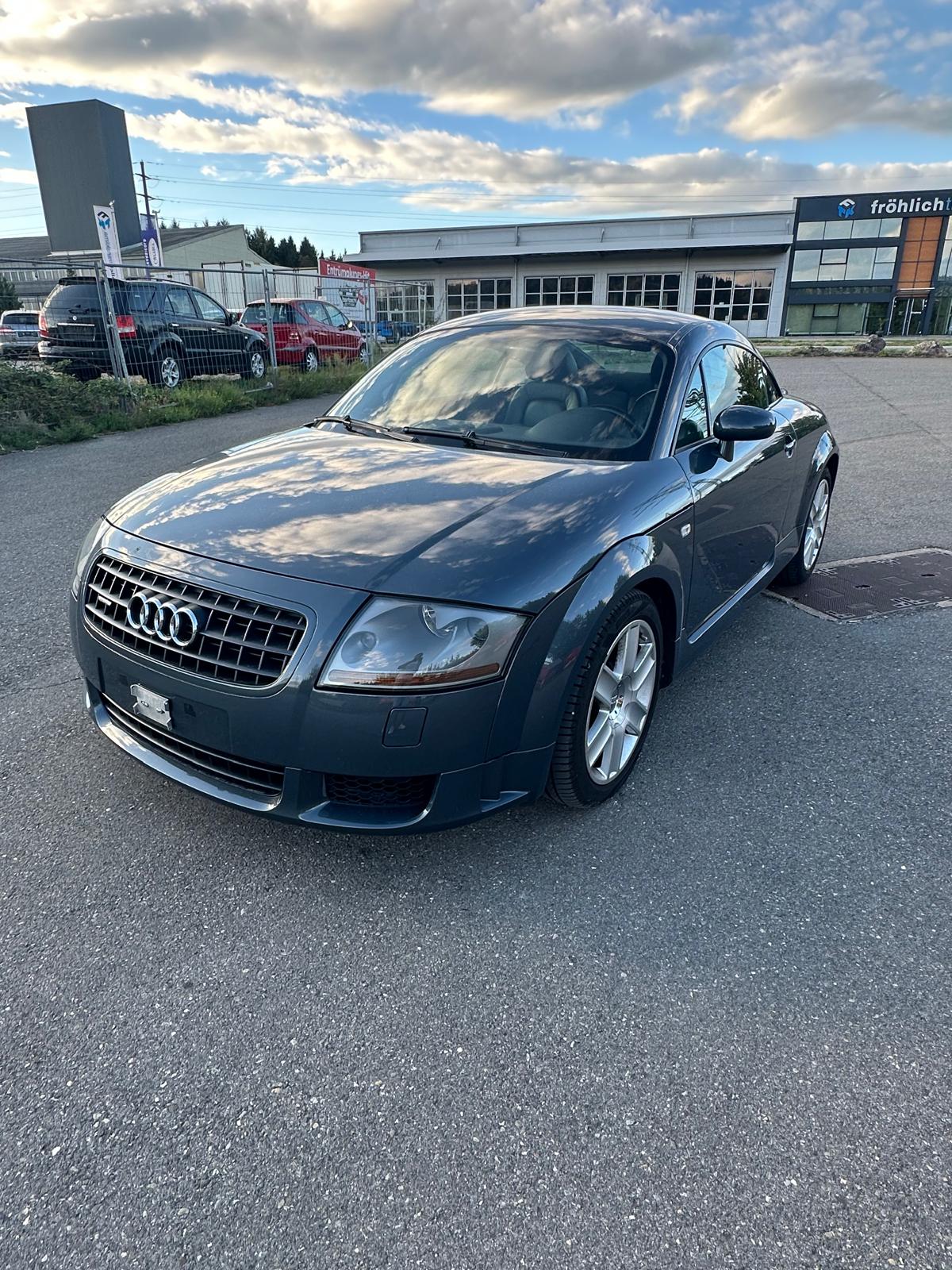 AUDI TT Coupé 3.2 quattro-image-10
