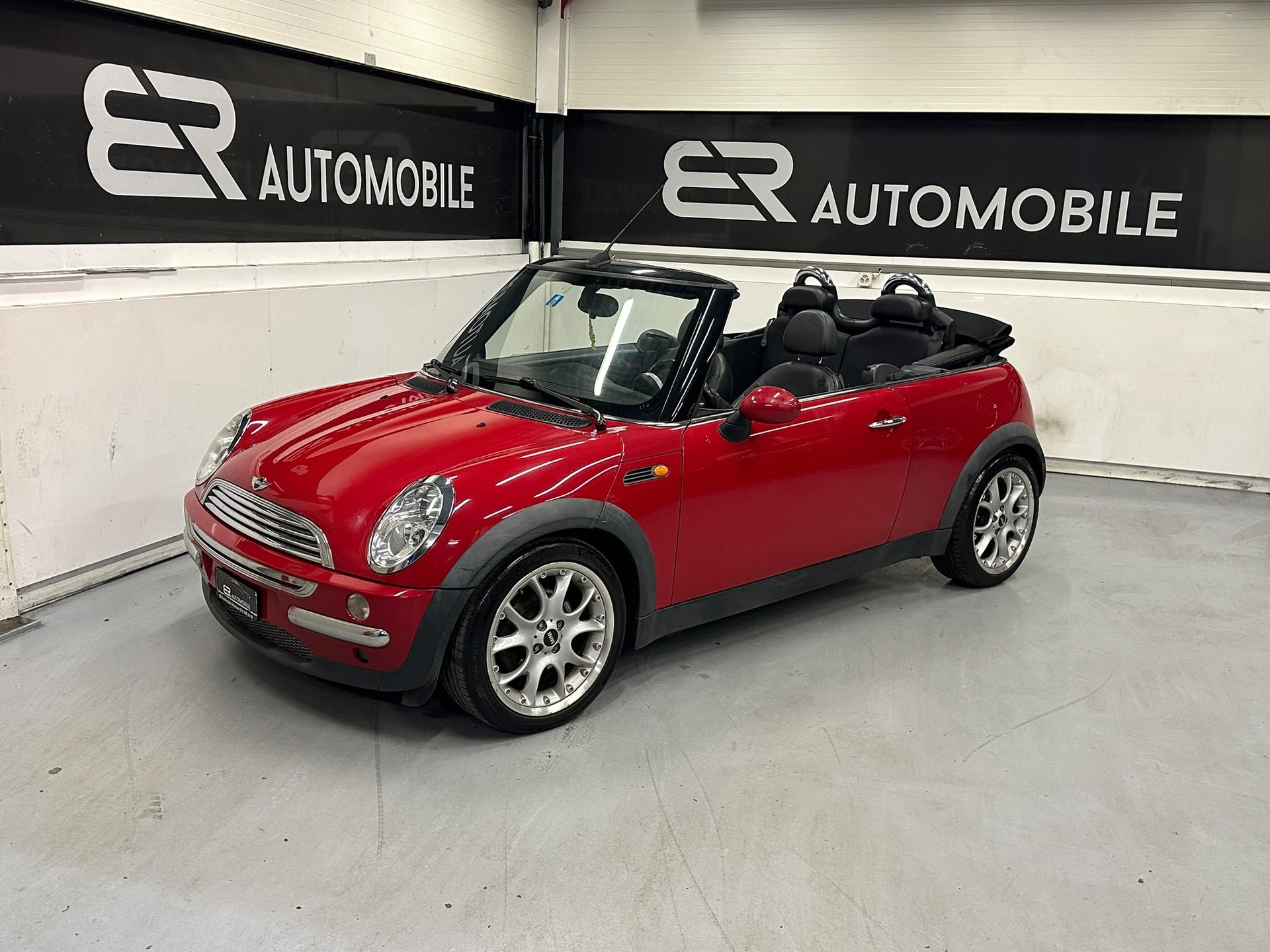 MINI Cooper Cabriolet-image-0