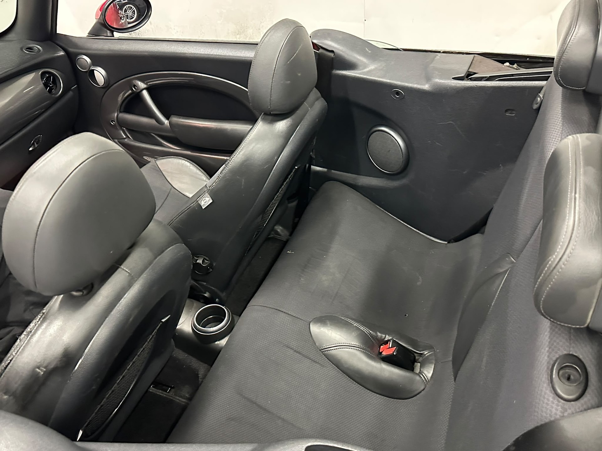 MINI Cooper Cabriolet-image-13