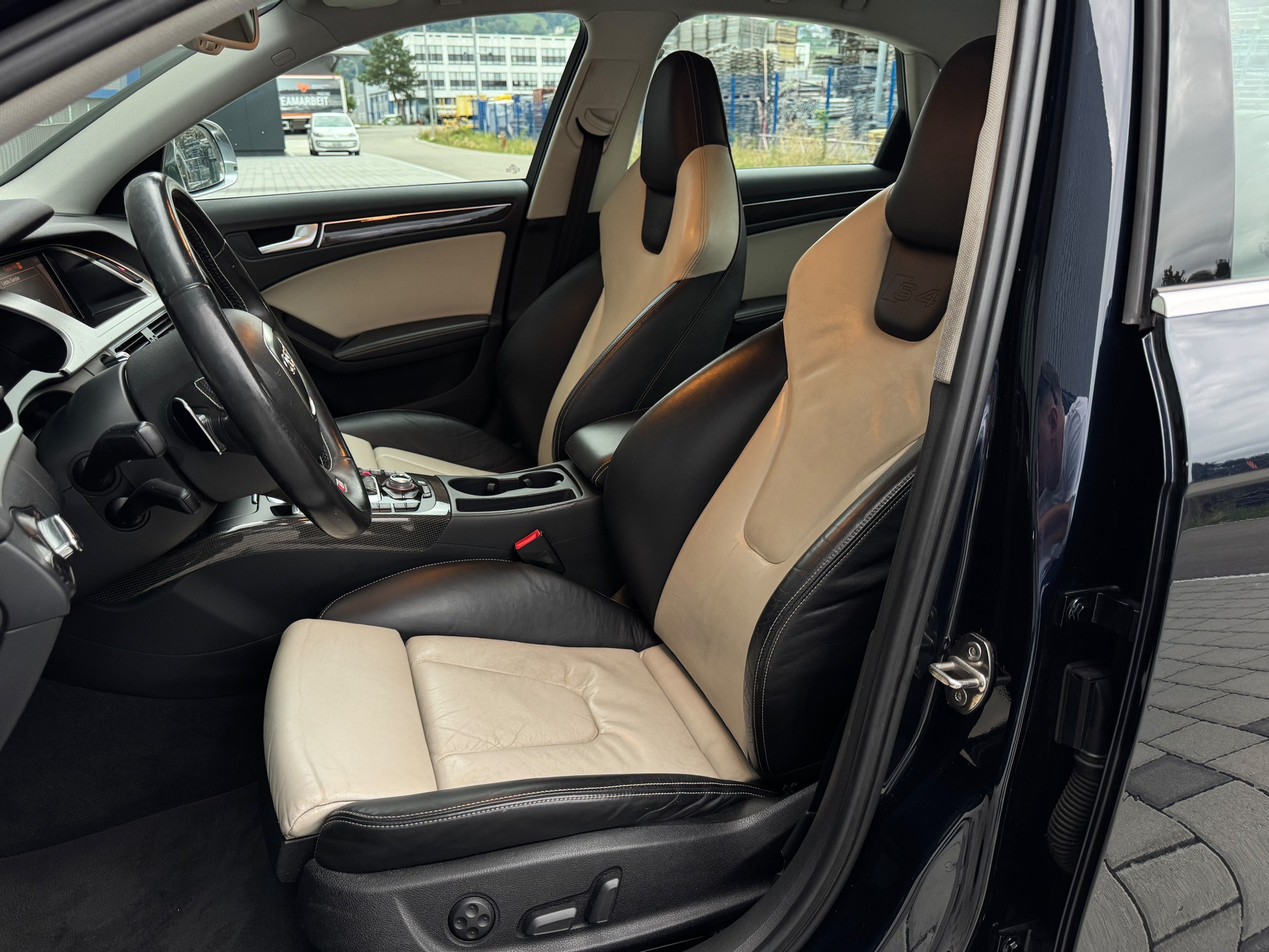 AUDI S4 Limousine 3.0 TFSI quattro S-tronic-image-11