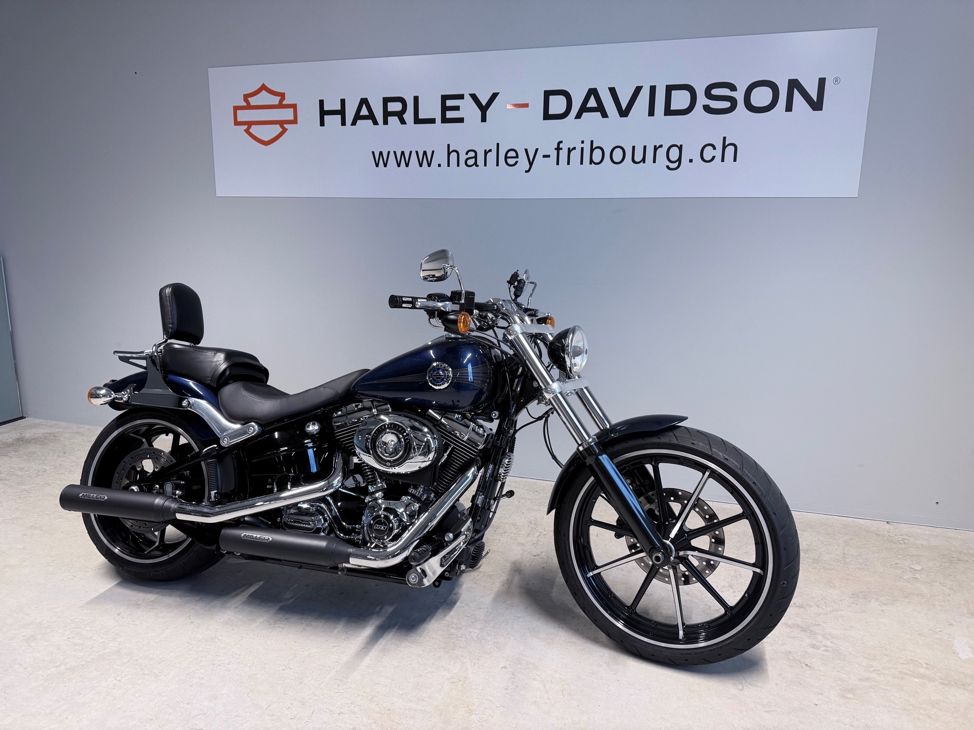 HARLEY-DAVIDSON FXSB Breakout 103 ABS-showroom-element-1