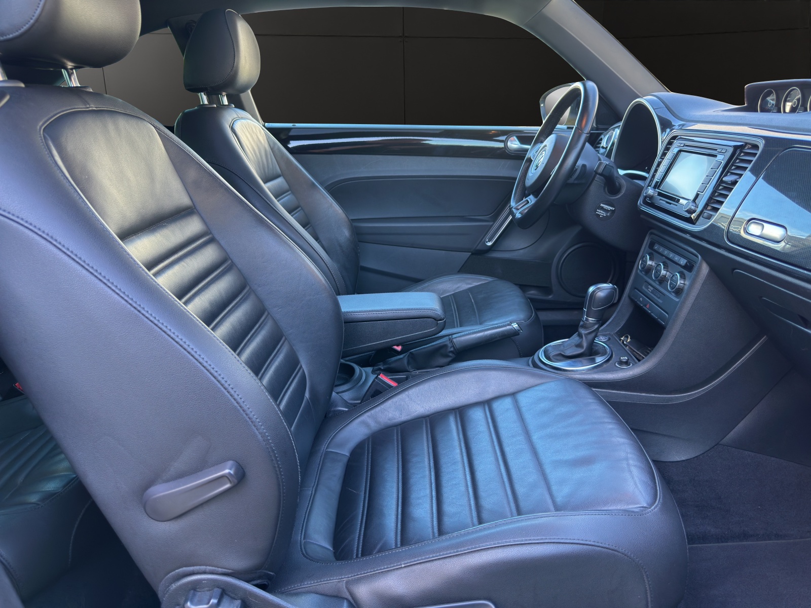 VW Beetle 2.0 TSI Sport DSG-image-13