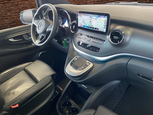MERCEDES-BENZ V 300 d SwissEdition L 4M-image-14
