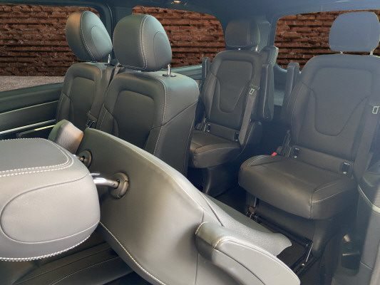 MERCEDES-BENZ V 300 d SwissEdition L 4M-image-13