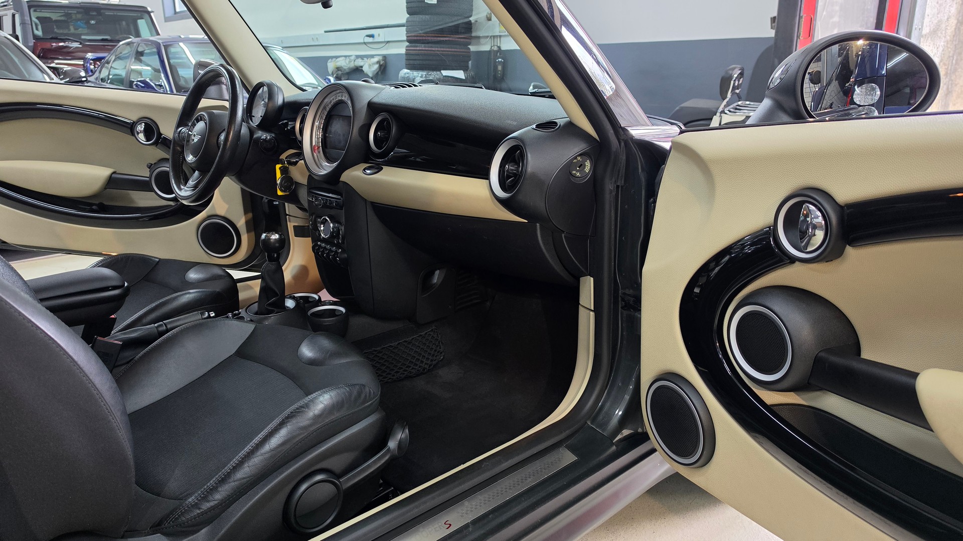 MINI Cooper S-image-23