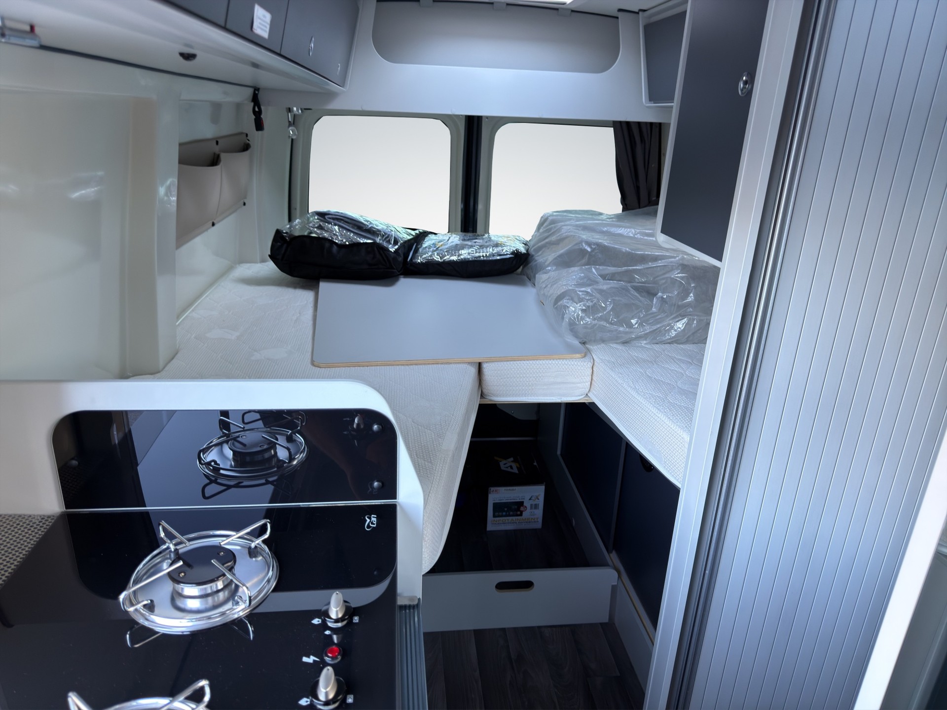 RENAULT Ahron VAN 620-image-11