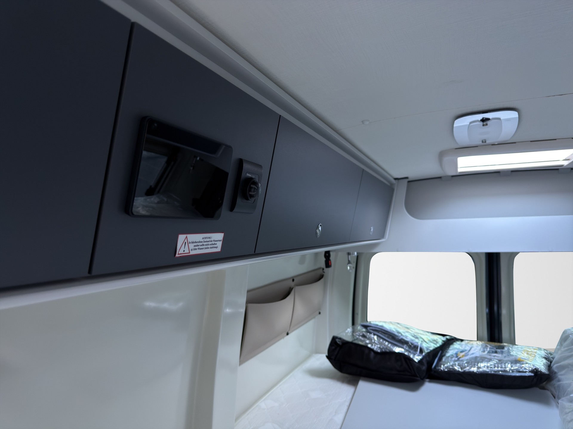 RENAULT Ahron VAN 620-image-13