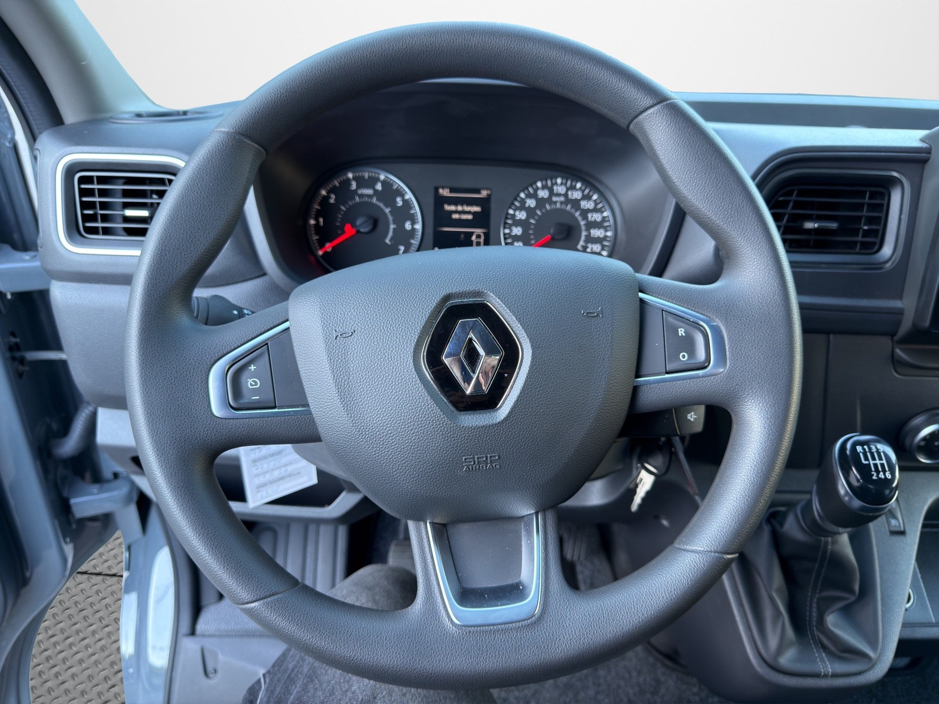 RENAULT Ahron VAN 620-image-9
