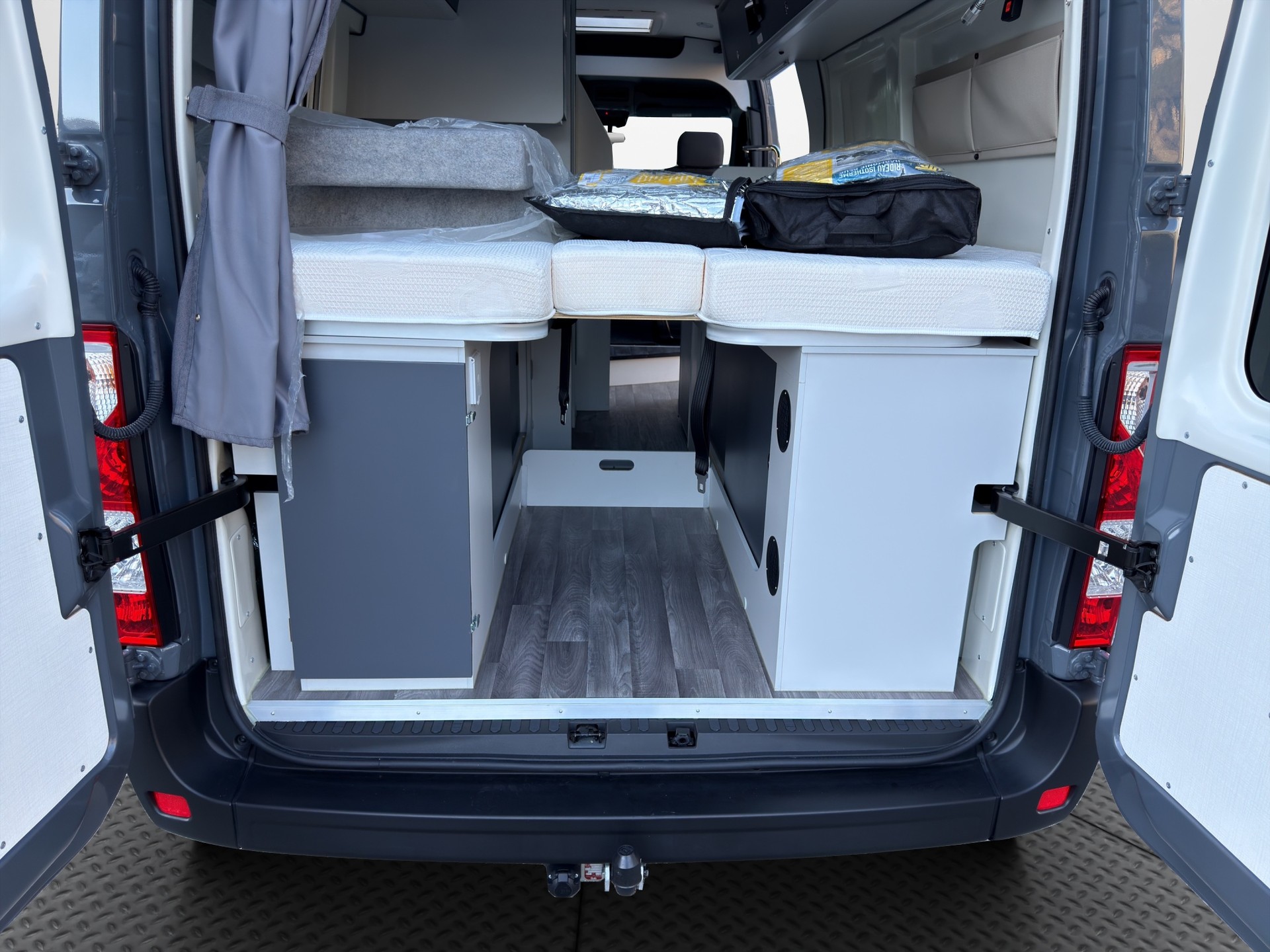 RENAULT Ahron VAN 620-image-16