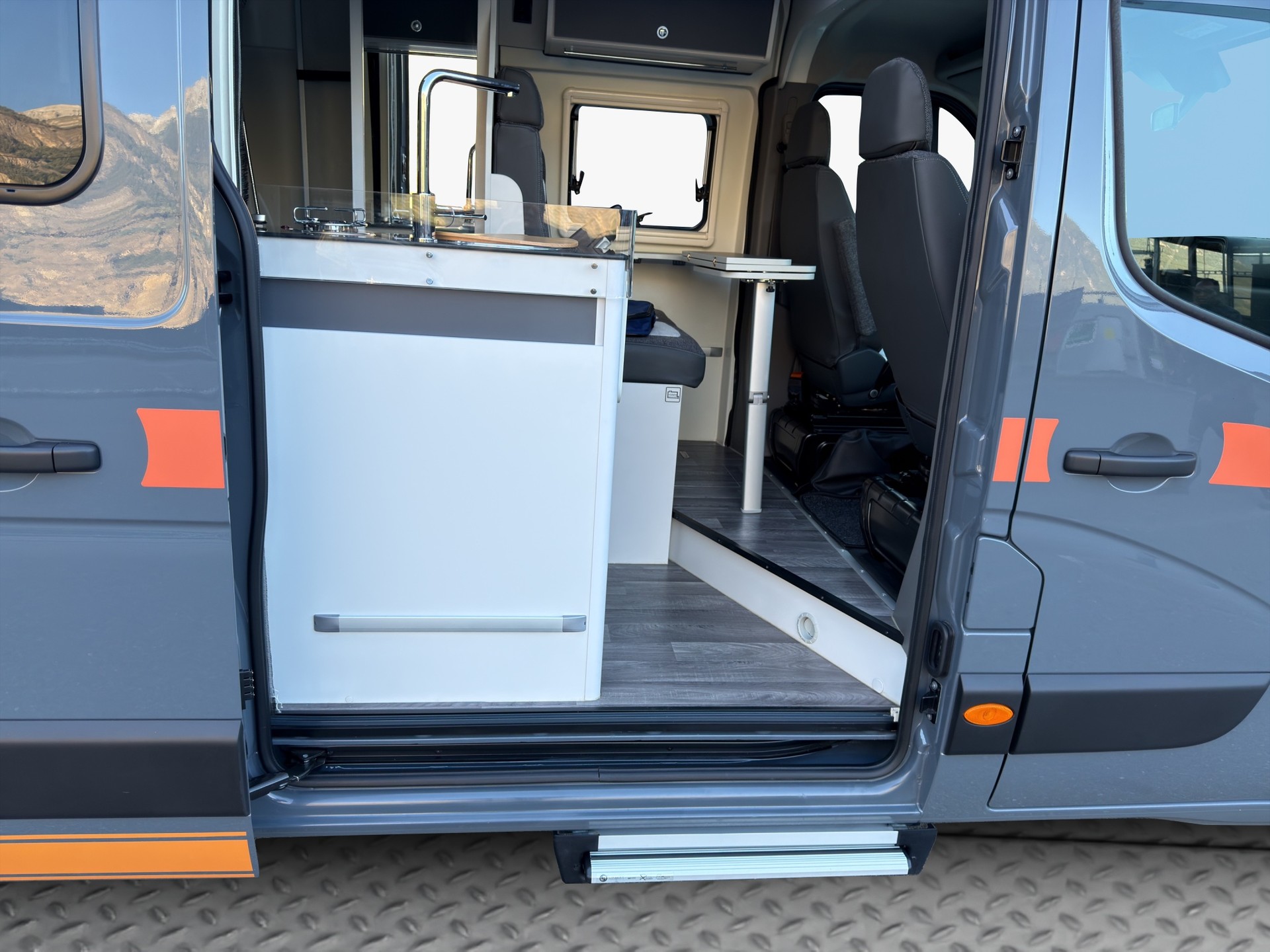 RENAULT Ahron VAN 620-image-15