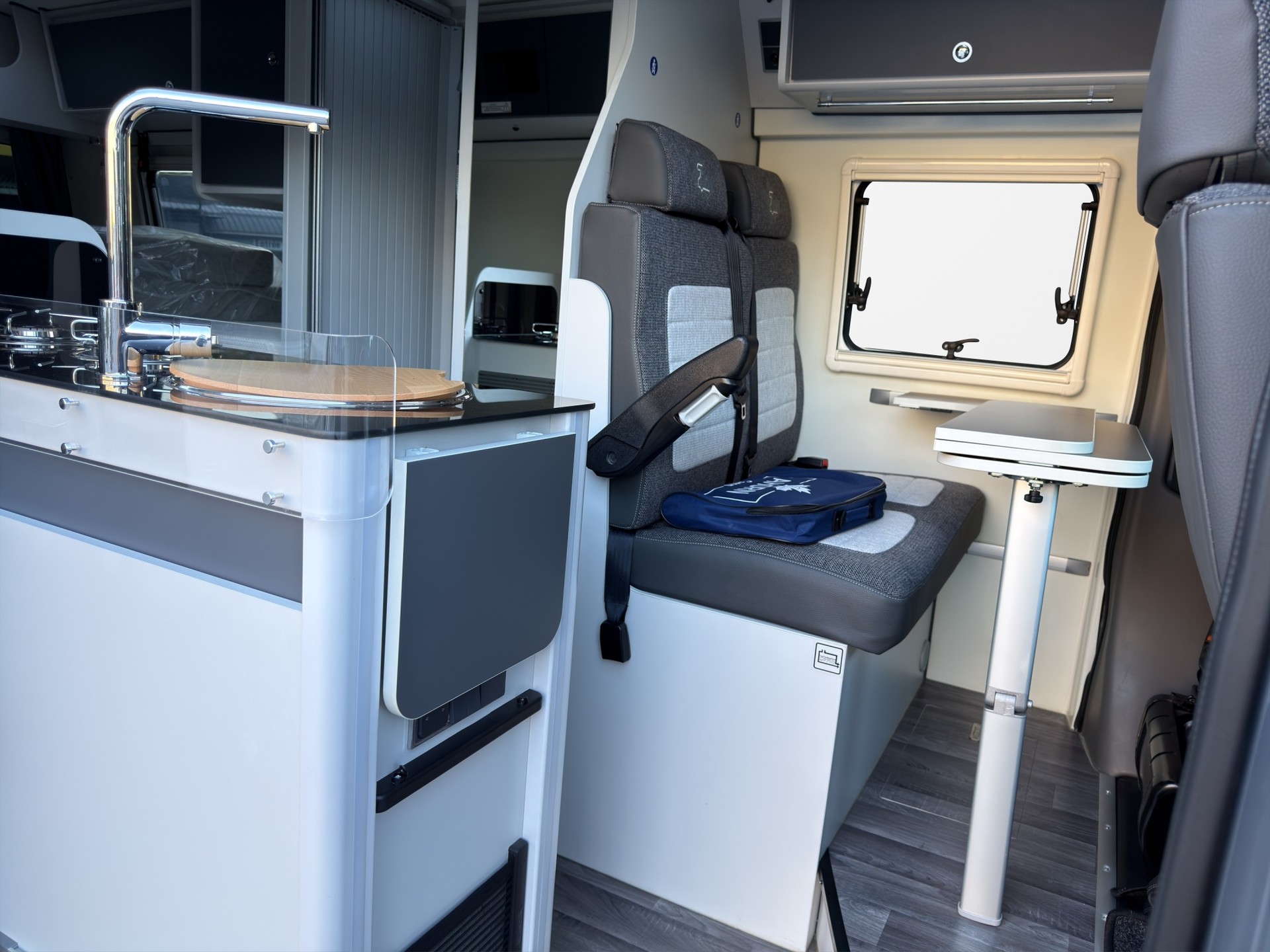 RENAULT Ahron VAN 620-image-10