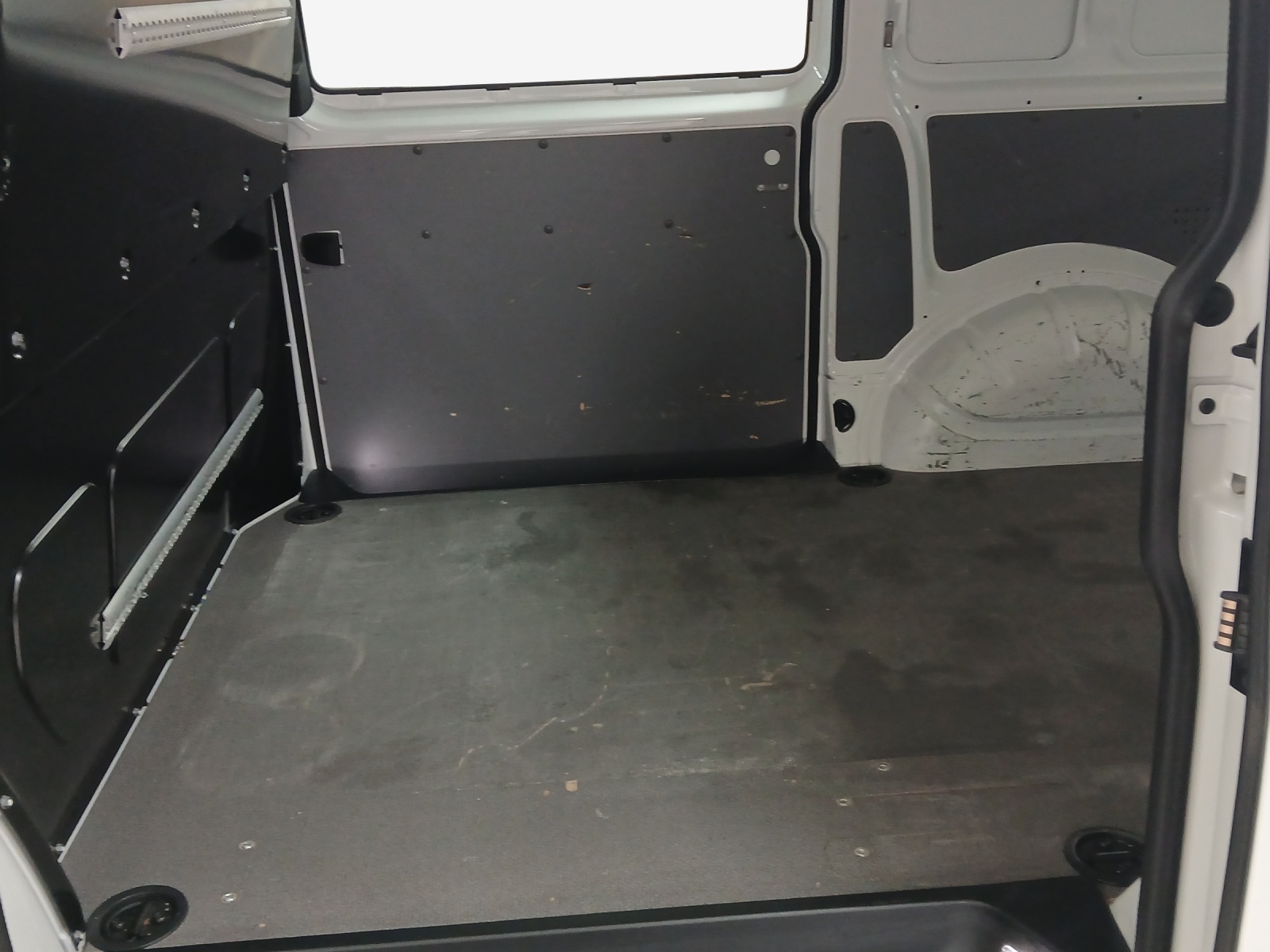 VW T6.1 2.0 TDI-image-11