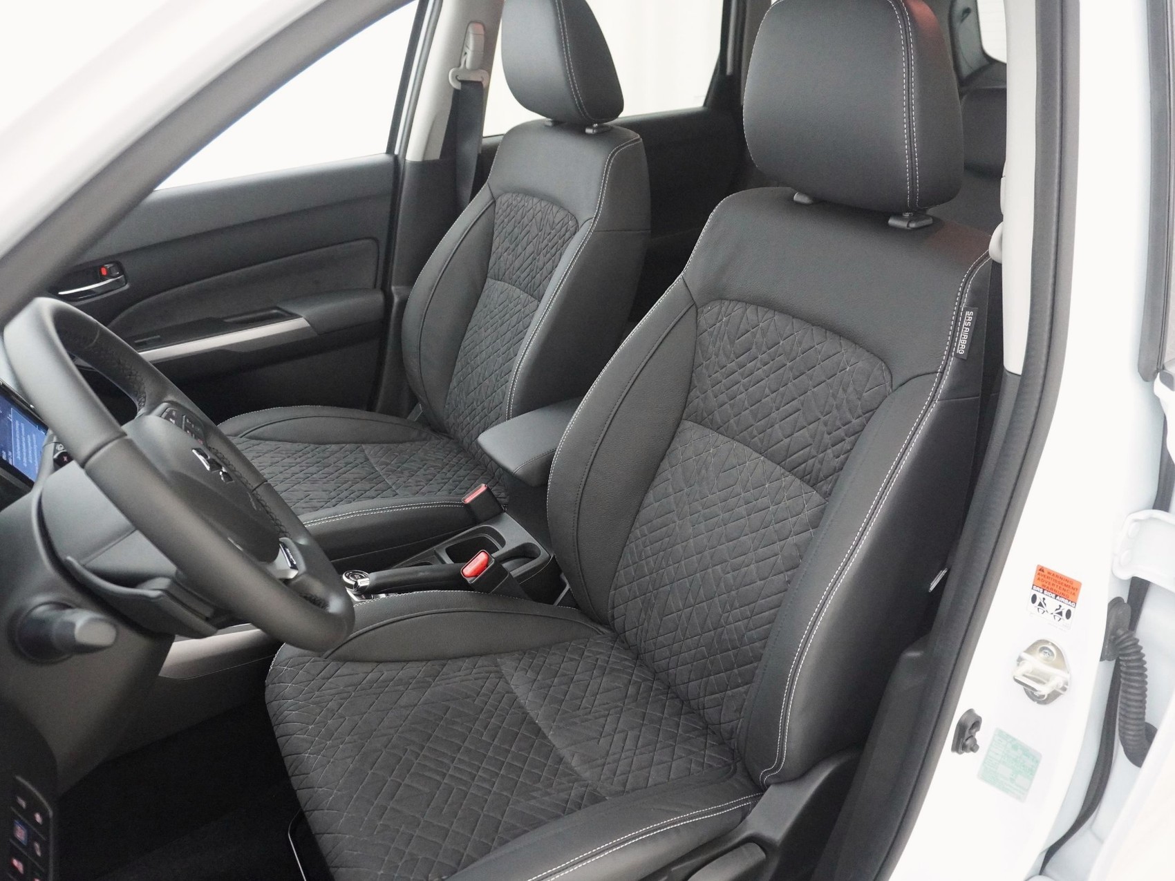 SUZUKI Vitara 1.5 Piz Sulai Top Hybrid 4x4-image-6
