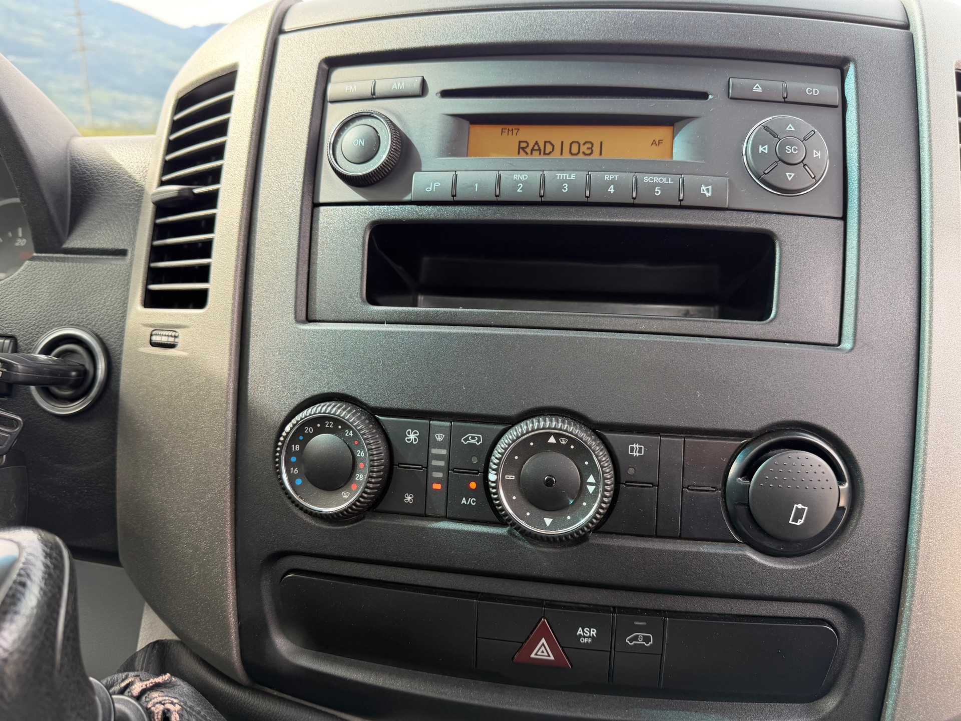 MERCEDES-BENZ Sprinter 316 CDI Standard-image-21