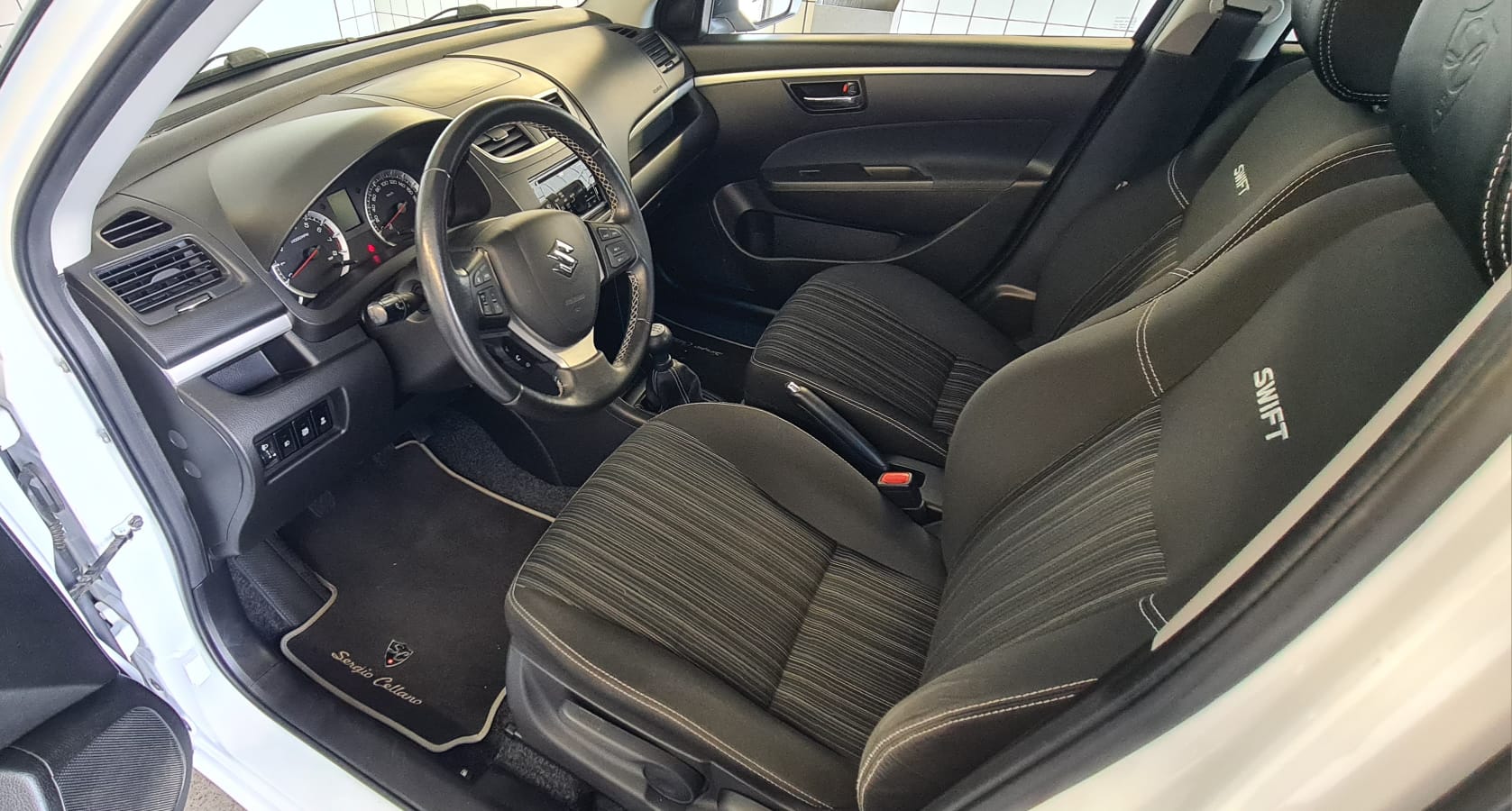 SUZUKI Swift 1.2i 16V GL Top Sergio Cellano 4x4-image-4