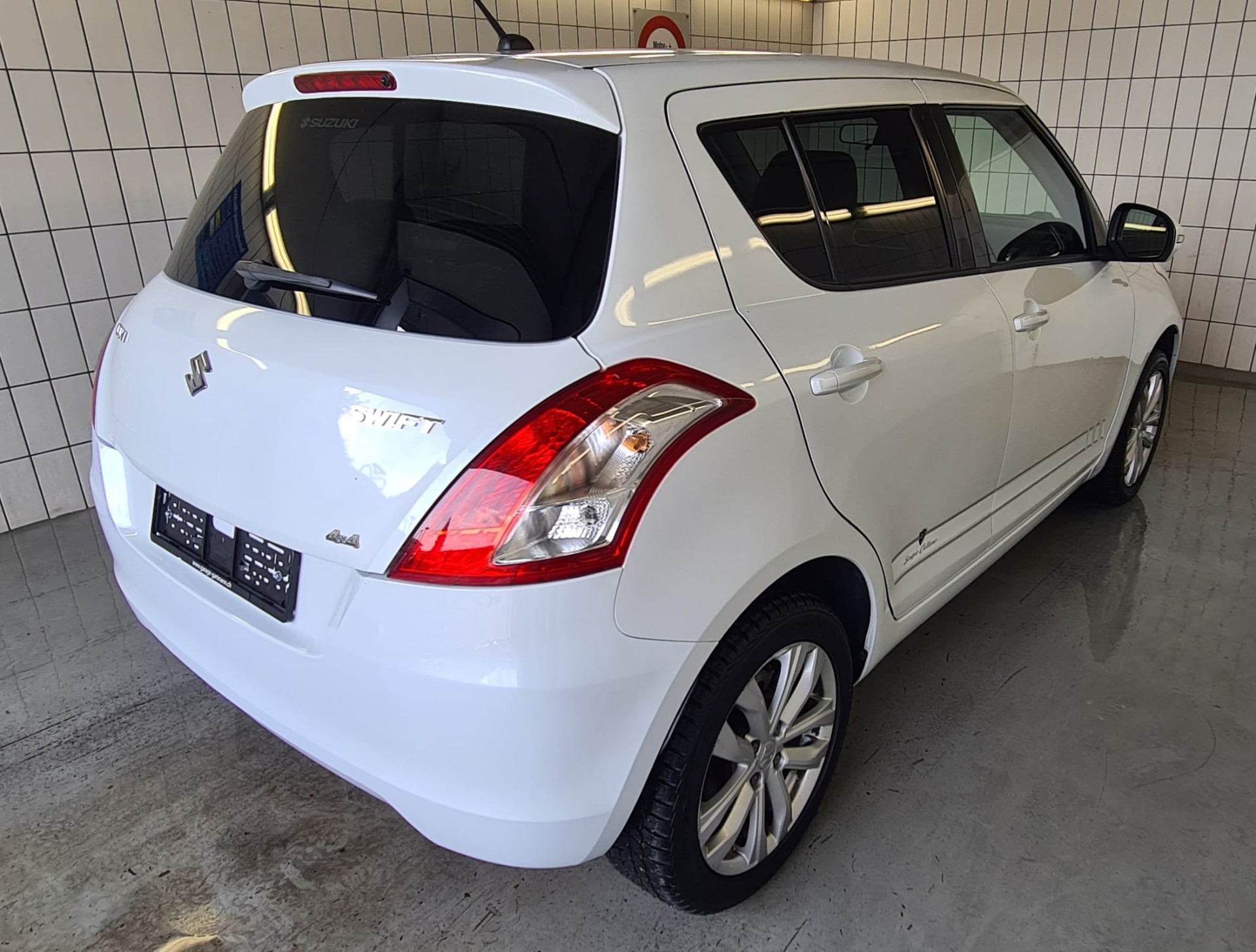 SUZUKI Swift 1.2i 16V GL Top Sergio Cellano 4x4-image-2