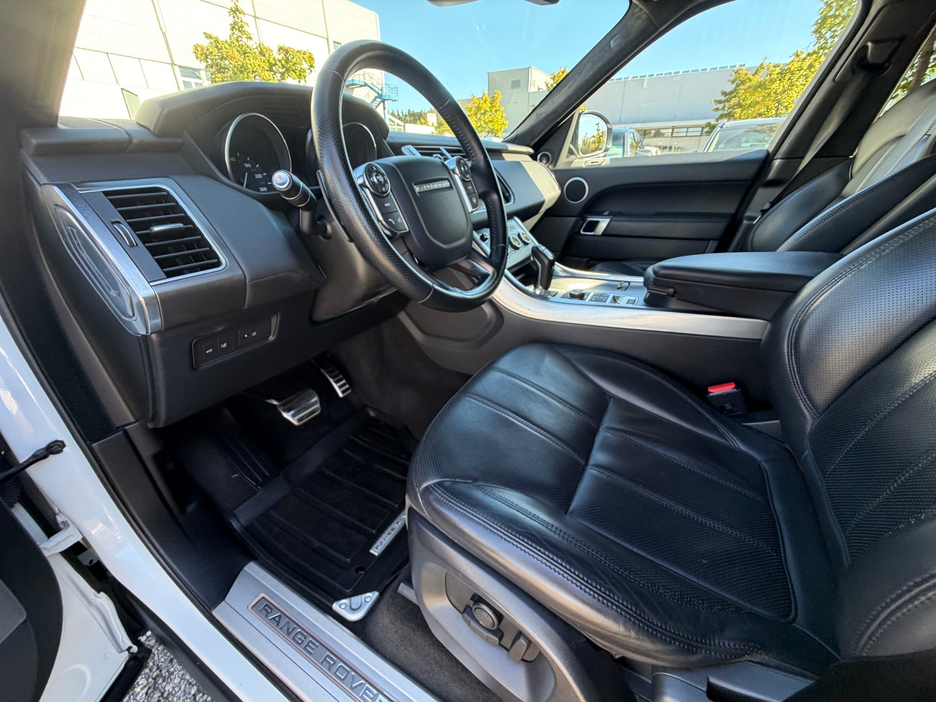 LAND ROVER Range Rover Sport 4.4 SDV8 HSE Automatic-image-11