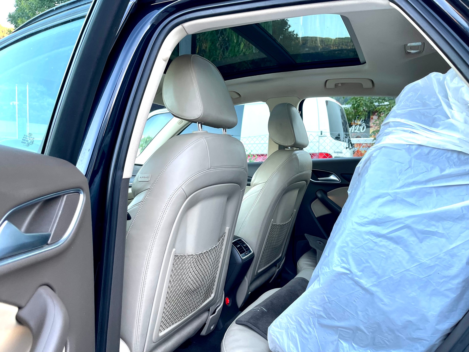 AUDI Q3 2.0 TDI quattro-image-19