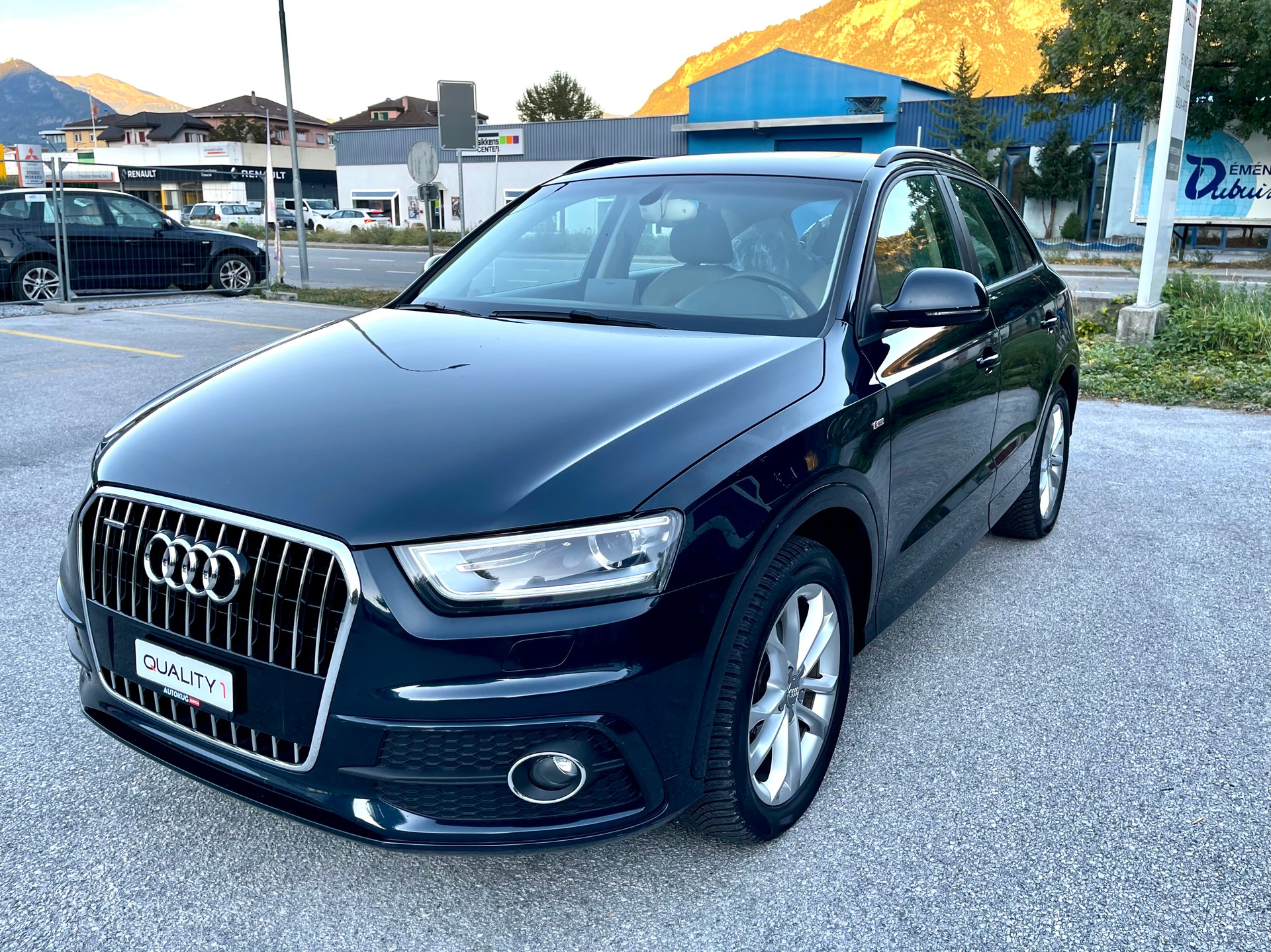 AUDI Q3 2.0 TDI quattro-image-28