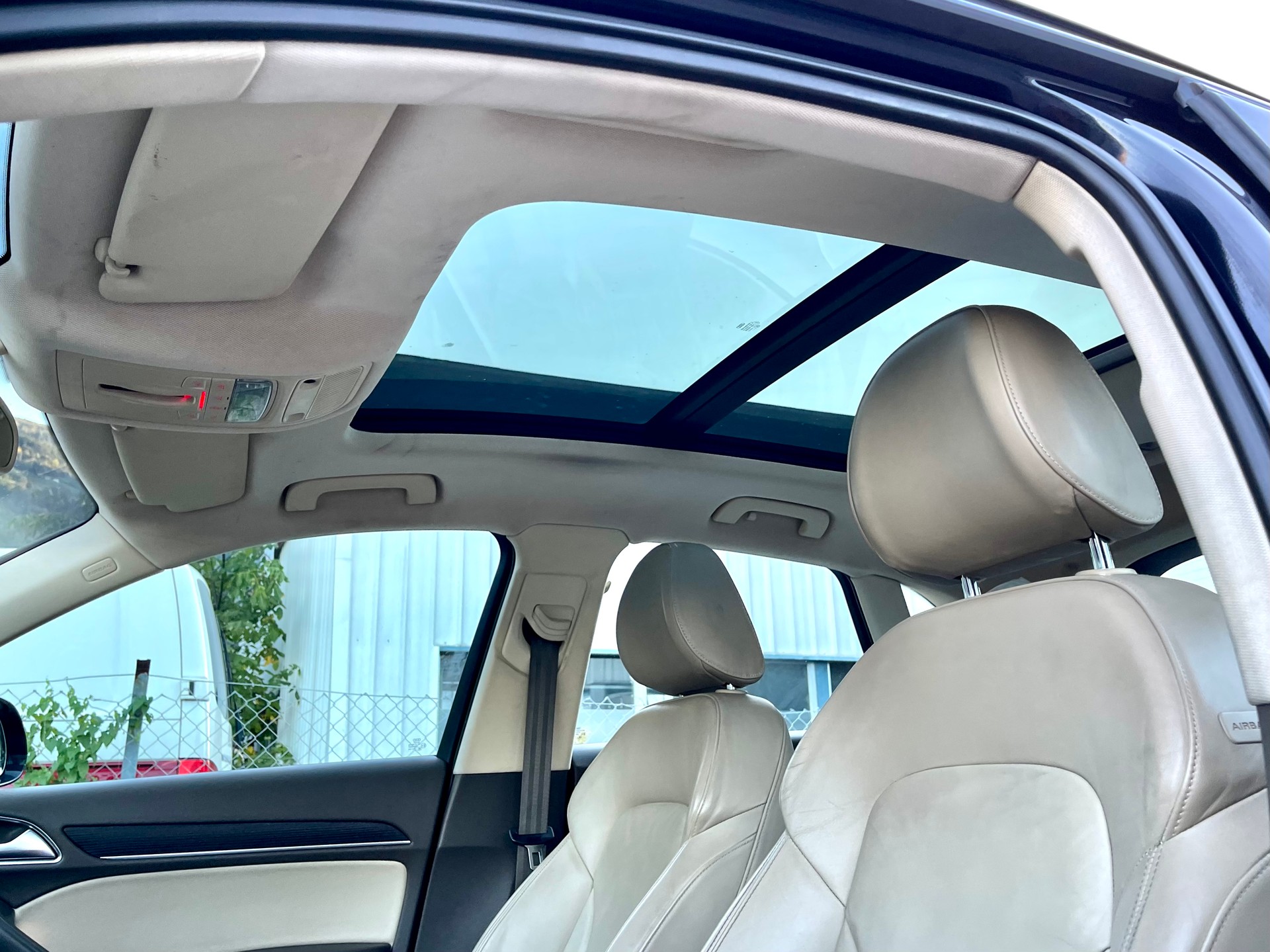 AUDI Q3 2.0 TDI quattro-image-3