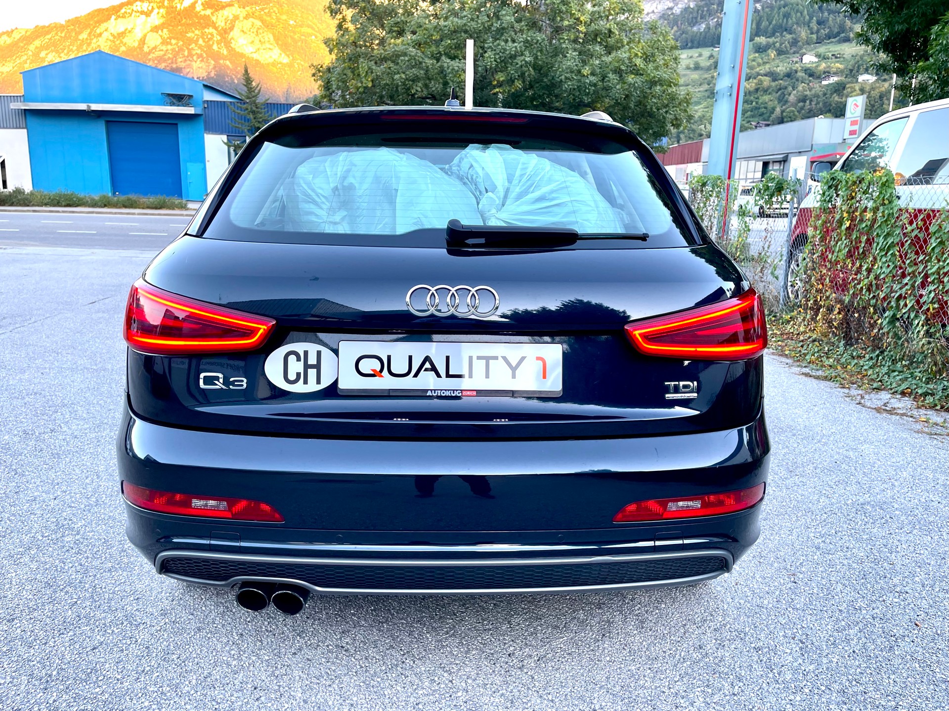AUDI Q3 2.0 TDI quattro-image-5