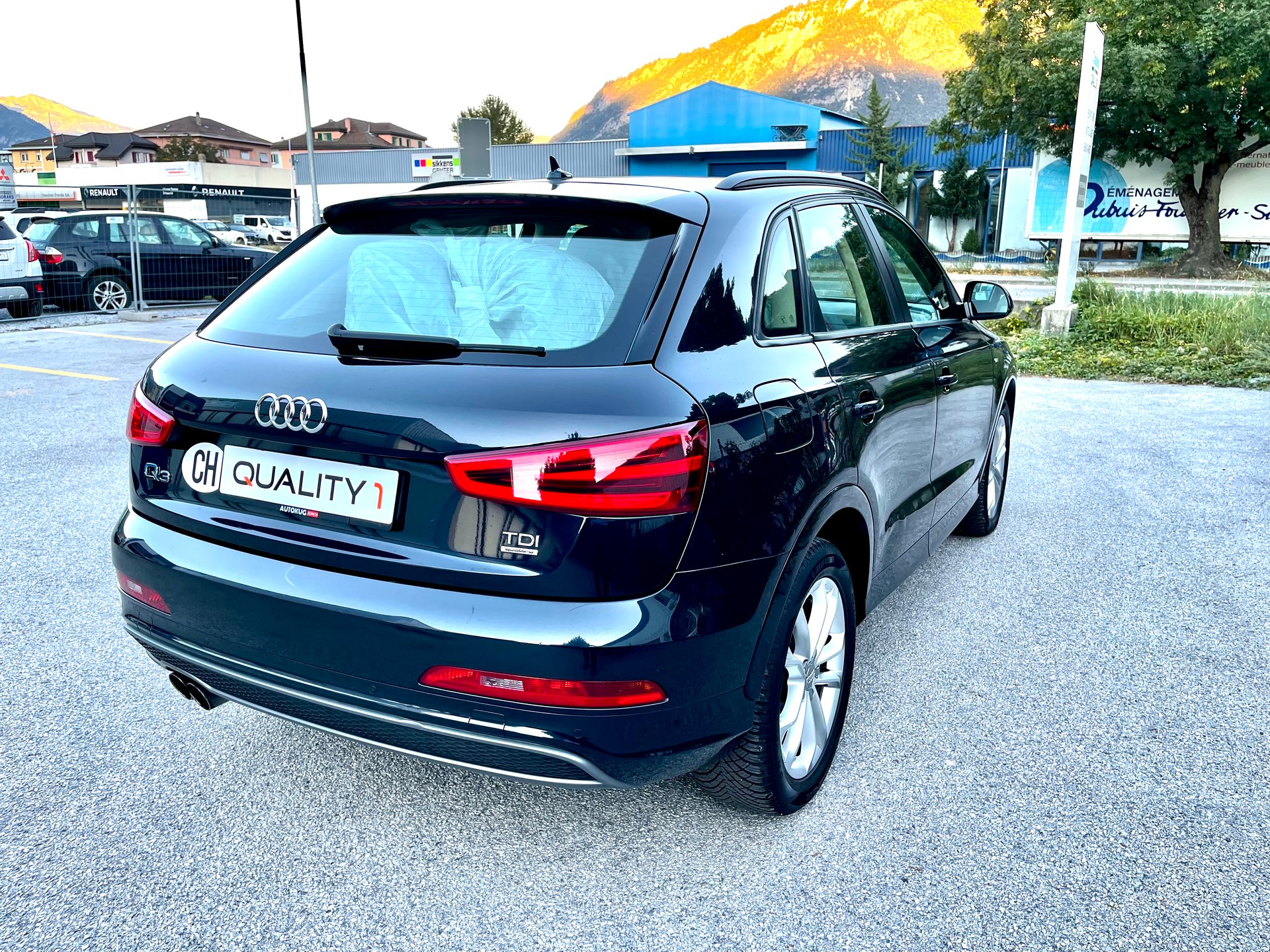 AUDI Q3 2.0 TDI quattro-image-22