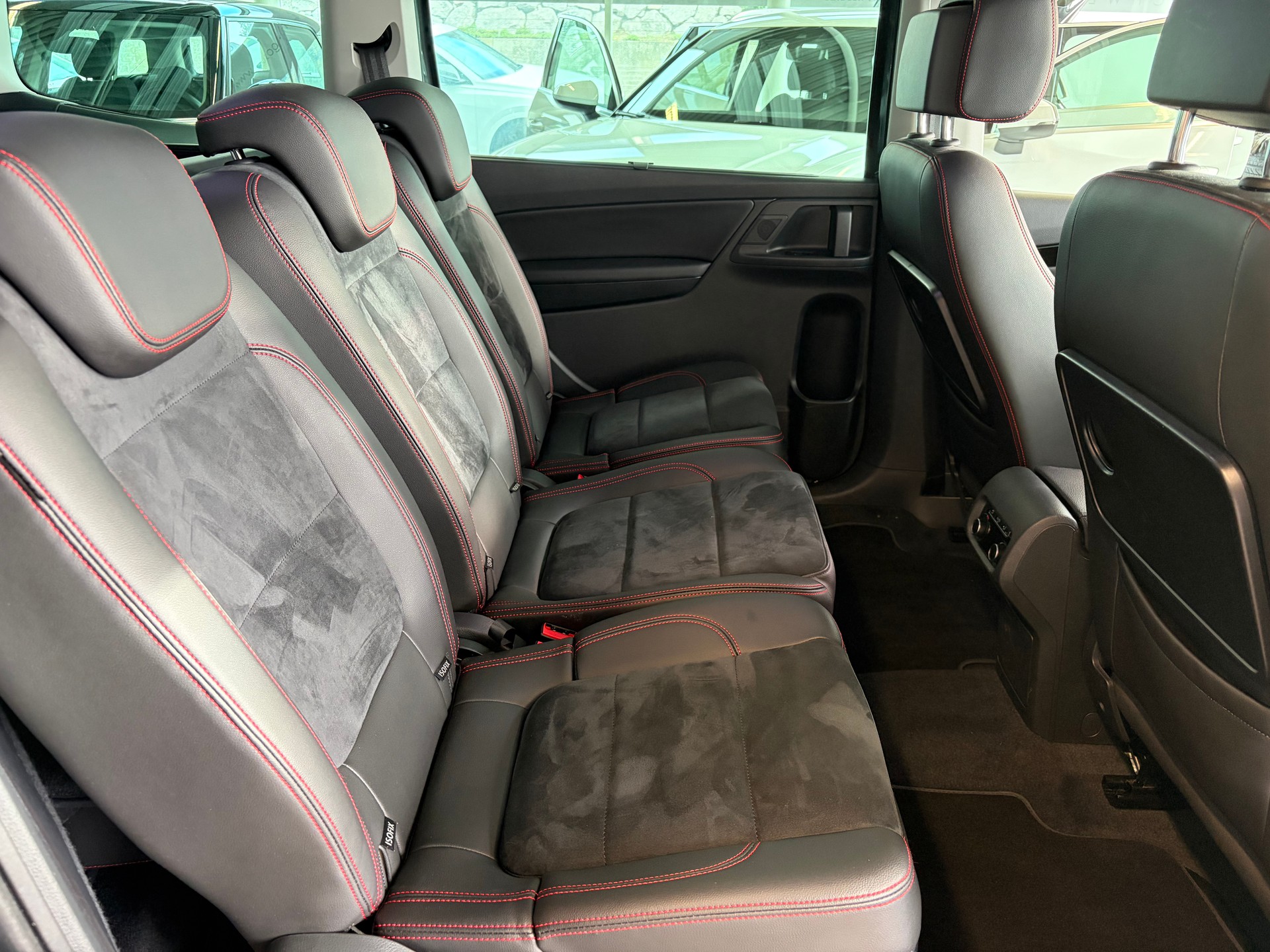 SEAT Alhambra 1.4 TSI FR Line DSG | CH | 7 Sitzer mit Kindersitzen | Elektrische Türen | AHK | Apple CarPlay/Android Auto | DAB+ |-image-36