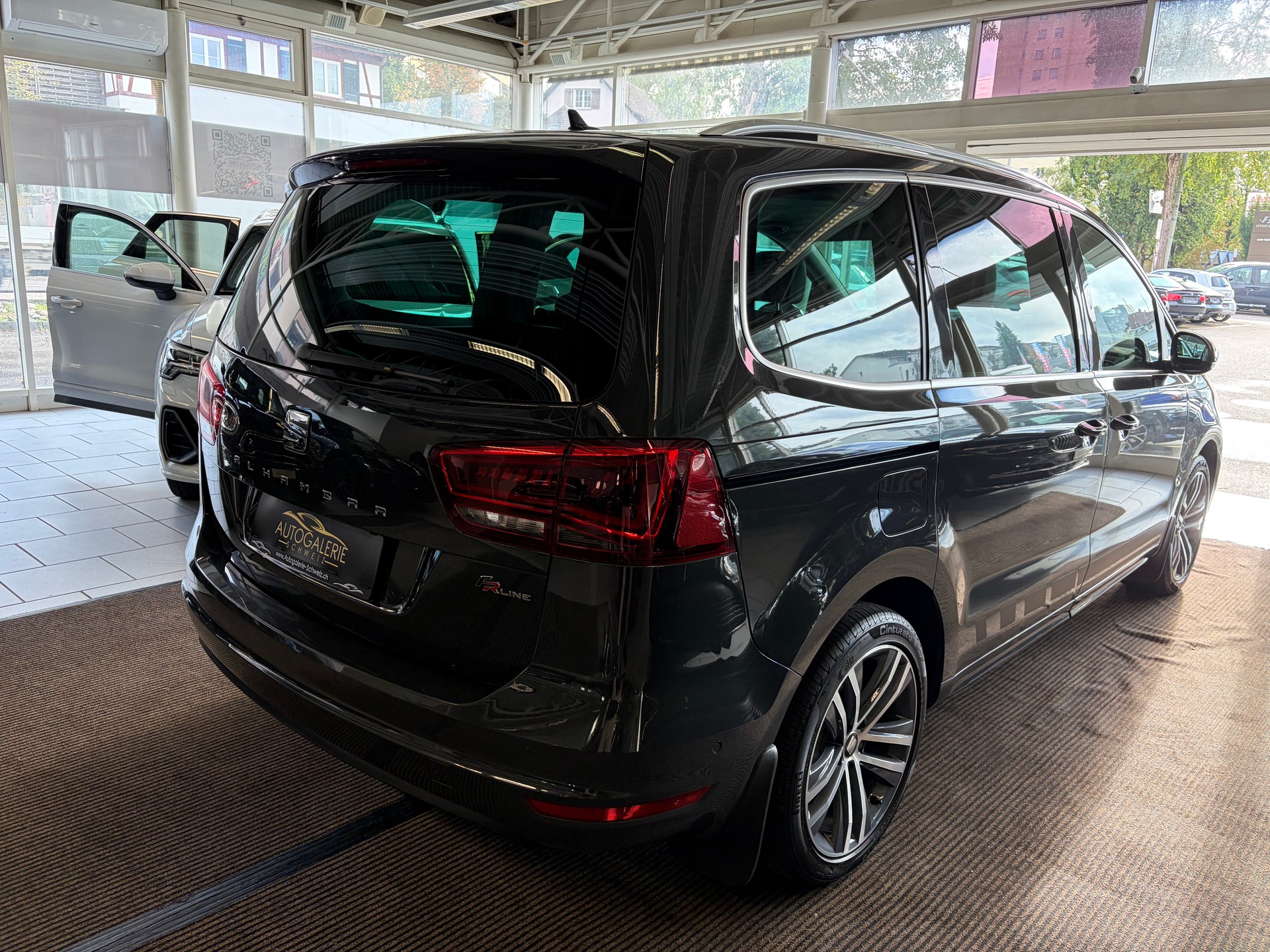 SEAT Alhambra 1.4 TSI FR Line DSG | CH | 7 Sitzer mit Kindersitzen | Elektrische Türen | AHK | Apple CarPlay/Android Auto | DAB+ |-image-34