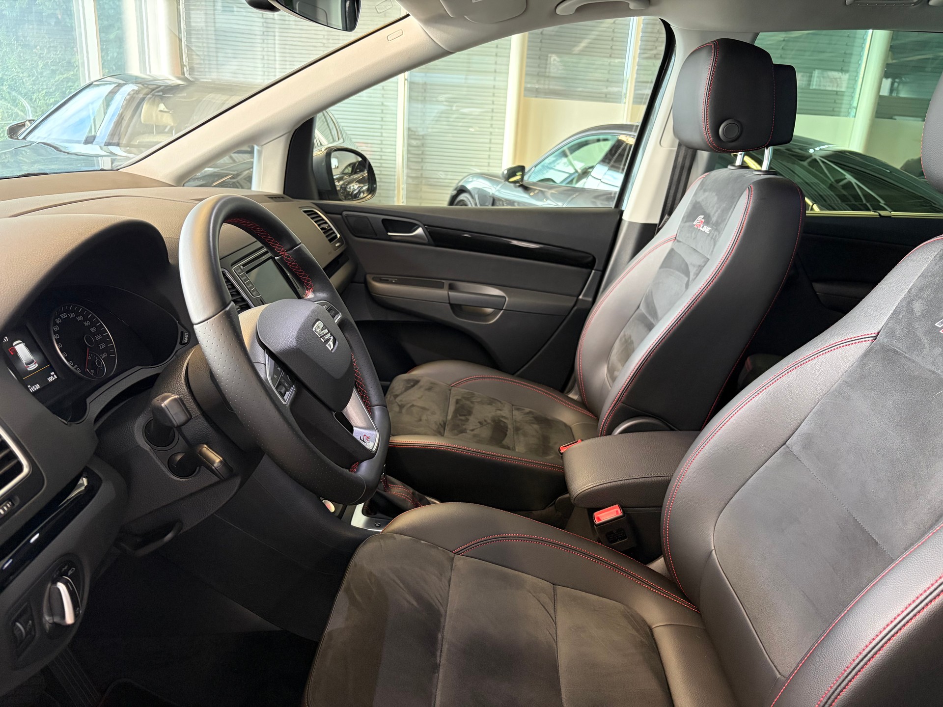 SEAT Alhambra 1.4 TSI FR Line DSG | CH | 7 Sitzer mit Kindersitzen | Elektrische Türen | AHK | Apple CarPlay/Android Auto | DAB+ |-image-11