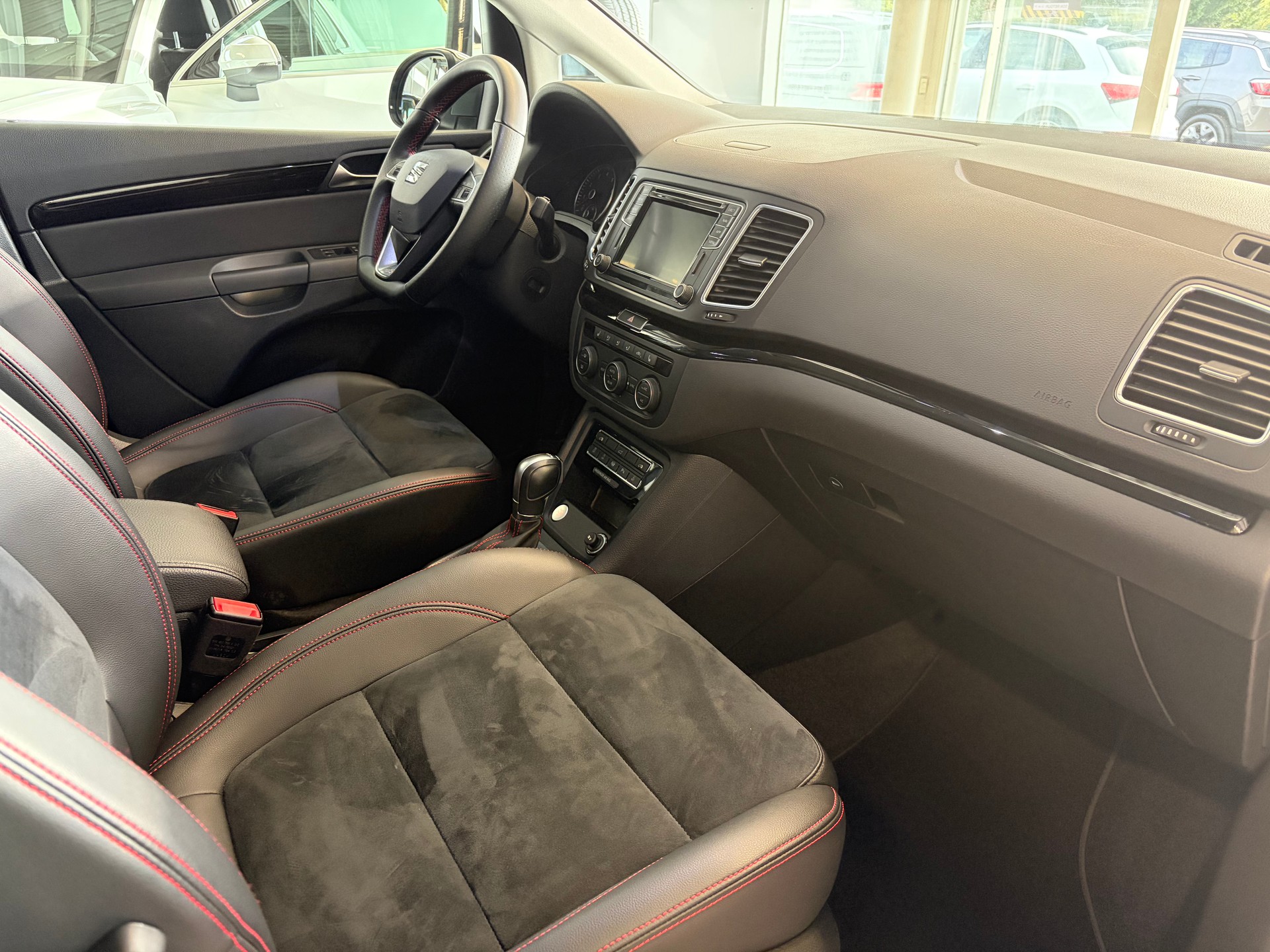 SEAT Alhambra 1.4 TSI FR Line DSG | CH | 7 Sitzer mit Kindersitzen | Elektrische Türen | AHK | Apple CarPlay/Android Auto | DAB+ |-image-37